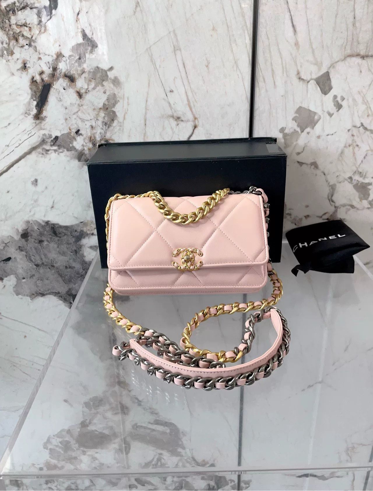 Chanel Pre-loved Bag Very good condition Size ONE SIZE - 1 Thumbnail