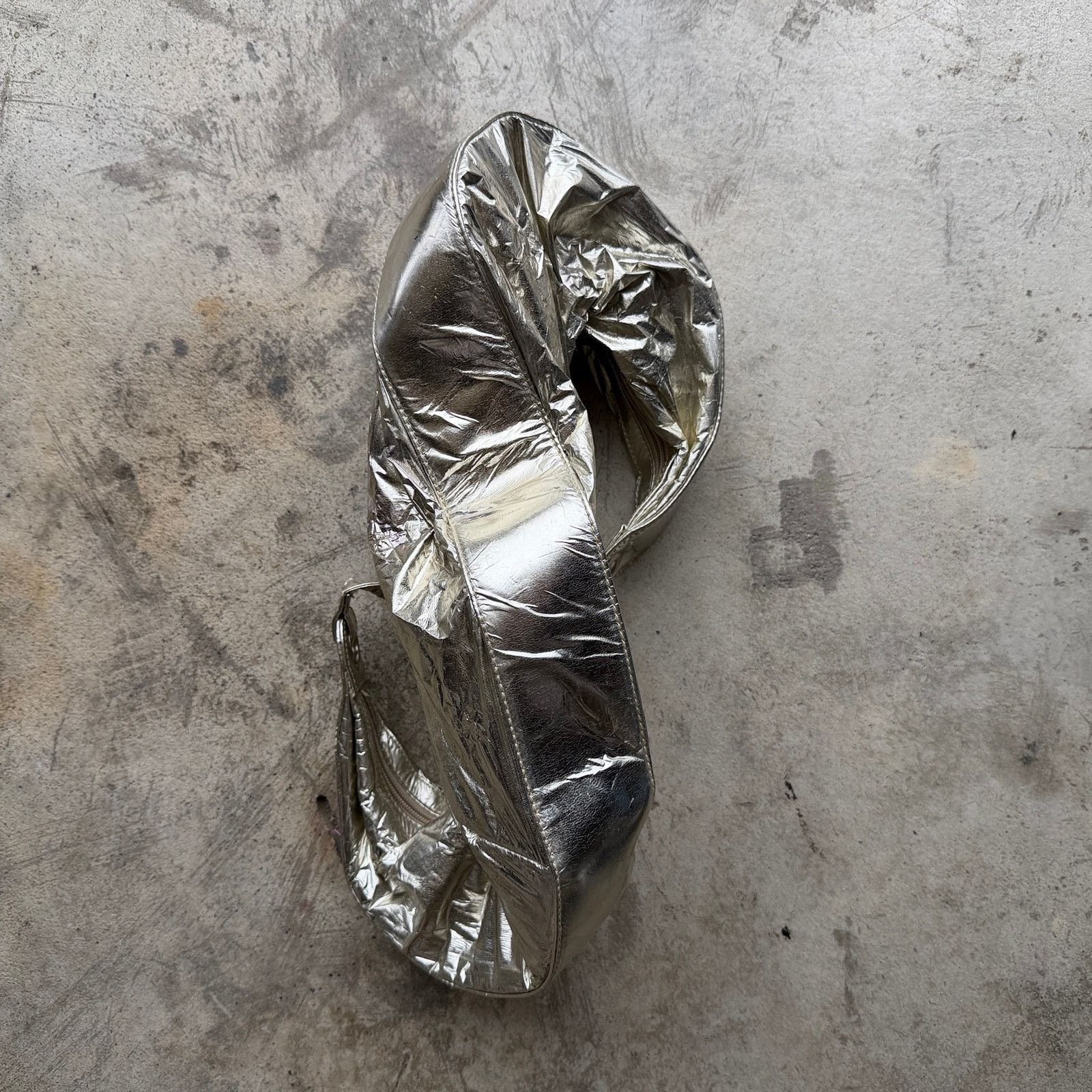 Other Y2K Silver Metallic Slouch Hobo Shoulder Bag Futuristic Size ONE SIZE - 5 Thumbnail