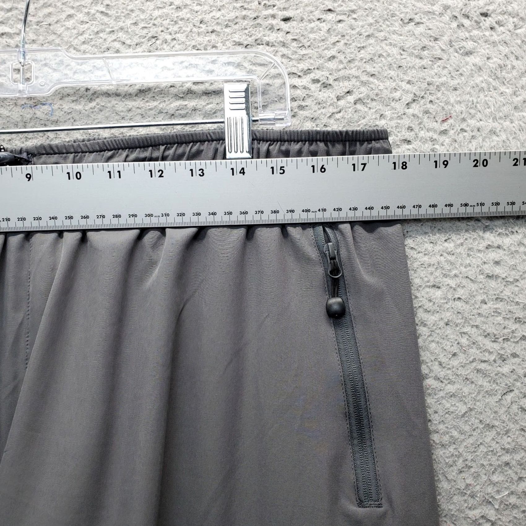 Vintage DK Hiking Pants Womens XL Gray Quick Dry Drawcord Adjustable Waist Zipped Pocket Pants Womens XL Gray Quick Dry Drawcord Pocket Size 40" / US 18 - 3 Thumbnail