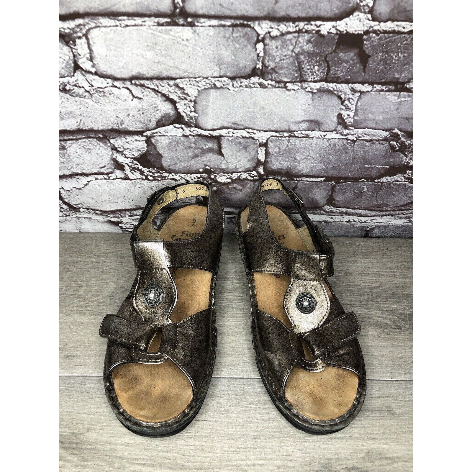 Other FINN COMFORT Adana Pewter Metallic Leather Strap Wedge Sanda Size US 8 / IT 38 - 18 Thumbnail