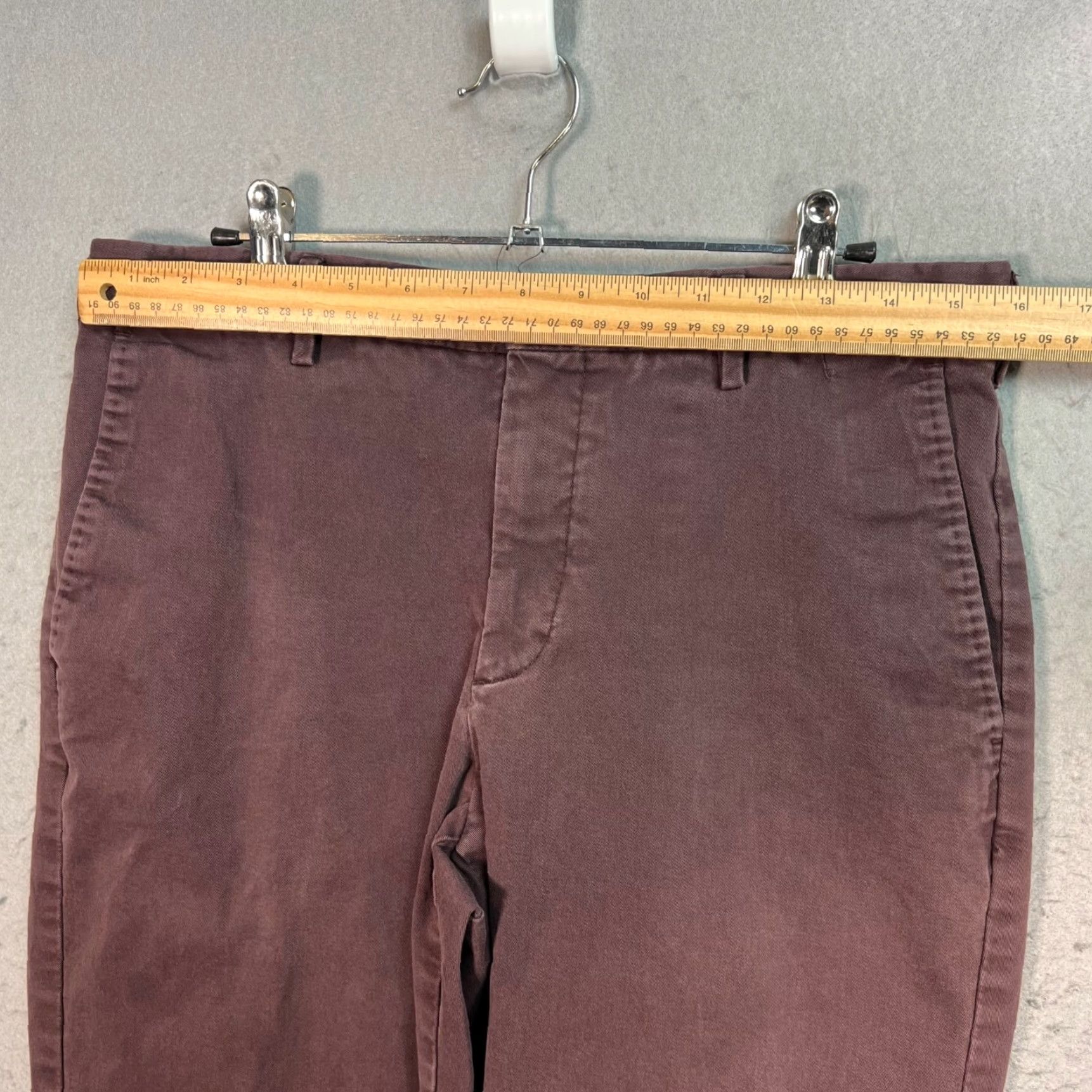 Uniqlo Uniqlo Mens Chino Pants Slim Fit Burgundy Cotton Blend 34 Casual Tailored 32 in Inseam 27 in Size US 34 / EU 50 - 4 Thumbnail