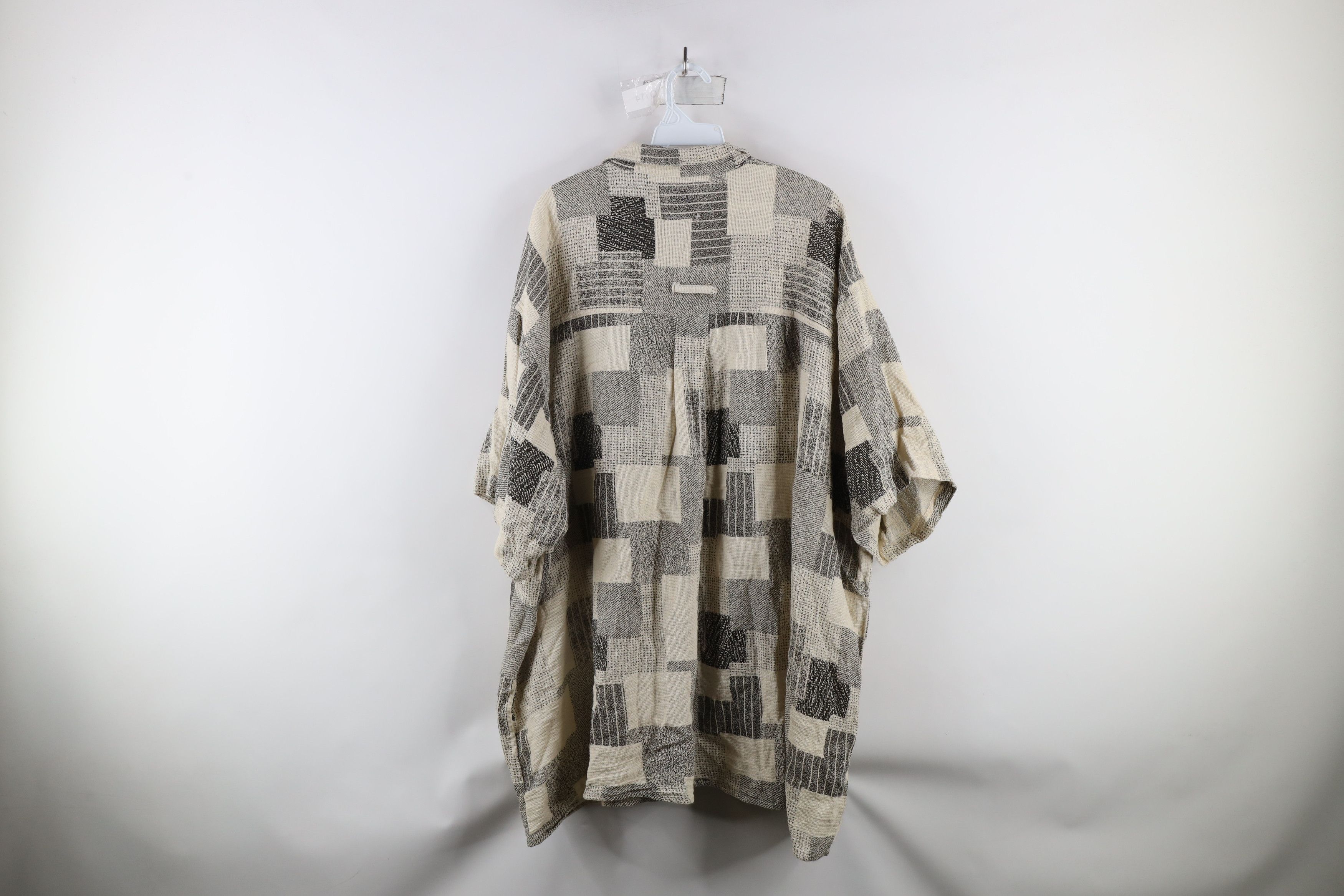 Vintage Vintage 90s Streetwear Weave Short Sleeve Button Shirt Size US XXL / EU 58 / 5 - 7 Thumbnail