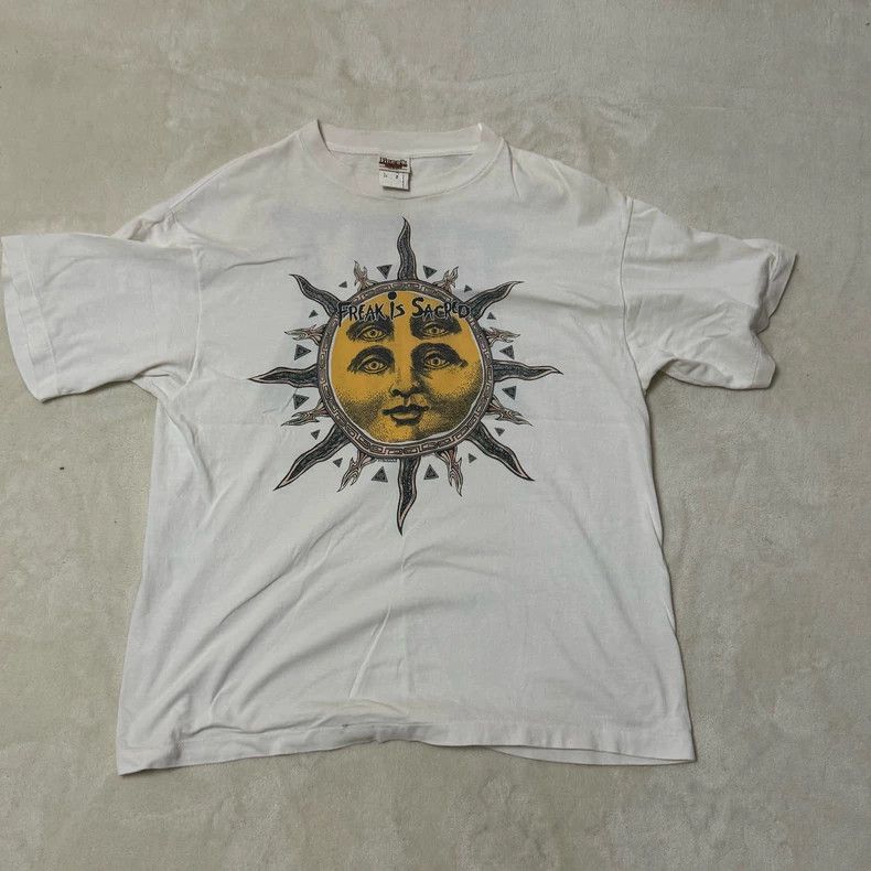 Saint Michael Saint Michael smiling face washed to make old white short Size US L / EU 52-54 / 3 - 1 Thumbnail