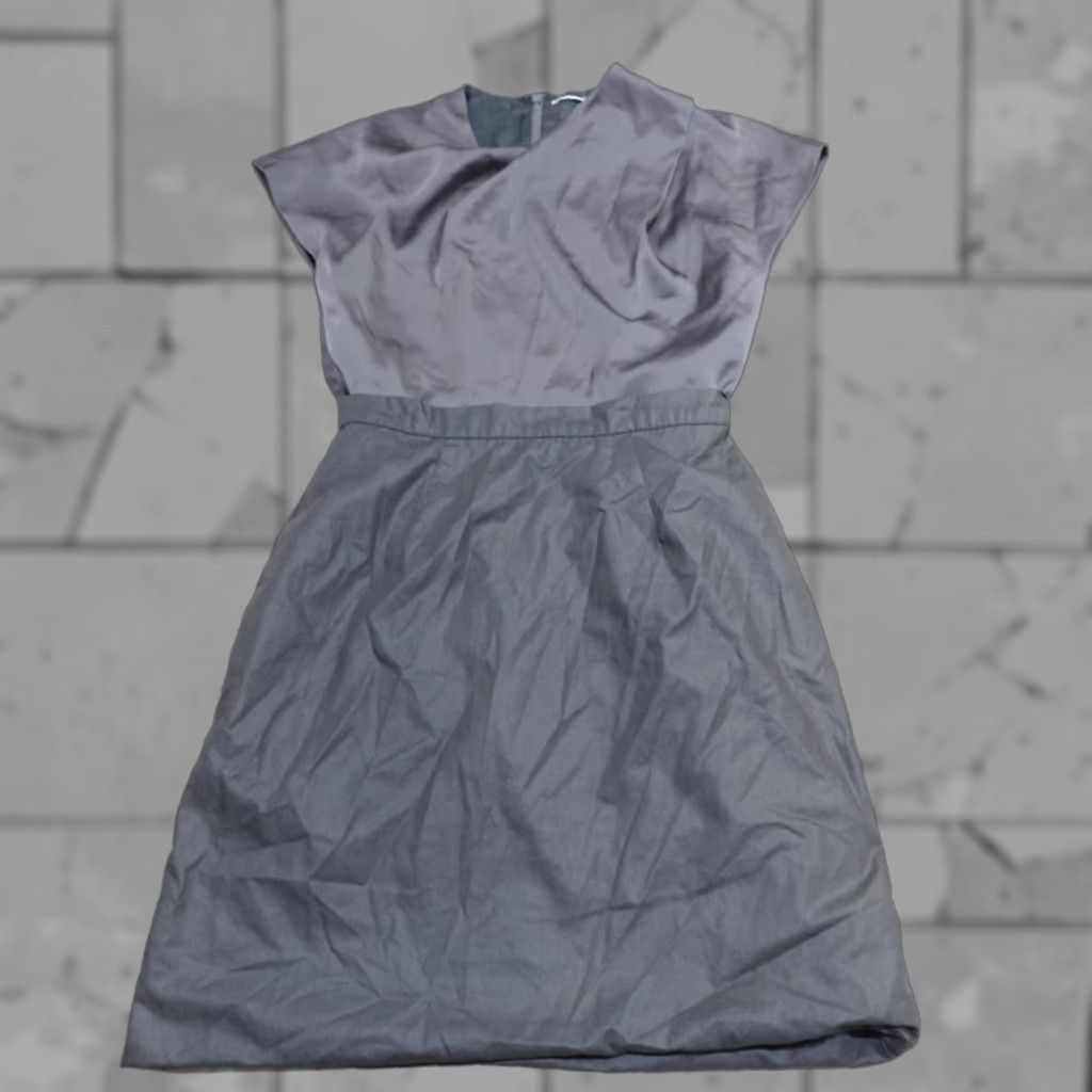 uniqlo women's dresses Shirring Dress Drape fabric creates a sleek look around the waist and a lovely flare to the hem S] Uniqlo Womens Slip Midi
