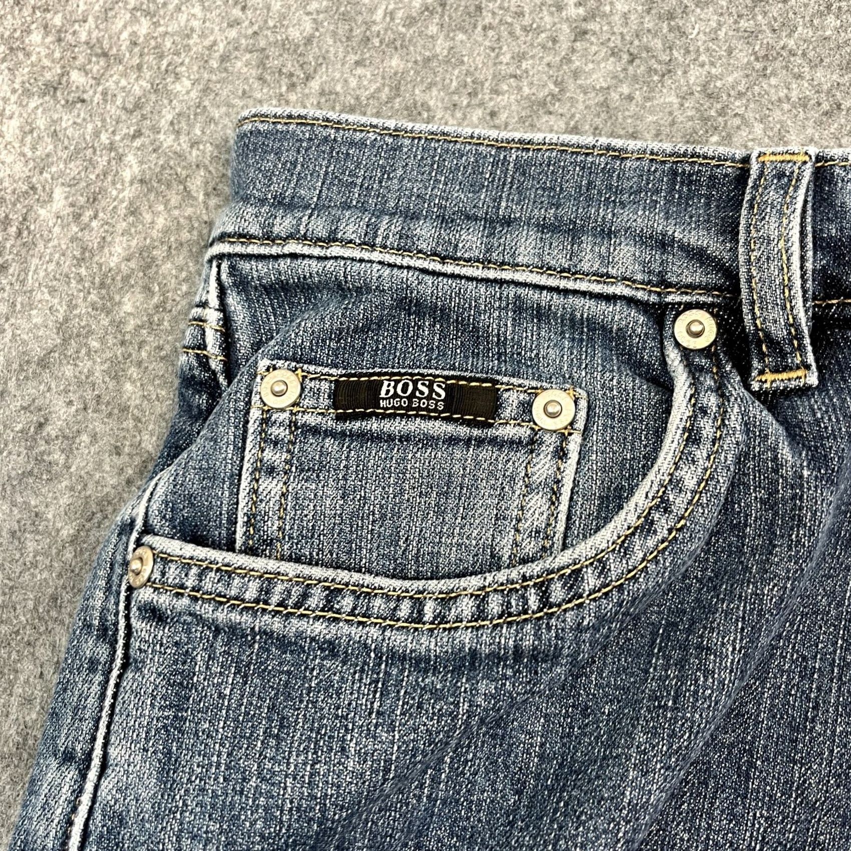 Hugo Boss HUGO BOSS Jeans Regular Straight 32 32 Dark Wash Blue Vintage 100% Cotton Mens Pants Jeans Size US 32 / EU 48 - 7 Thumbnail