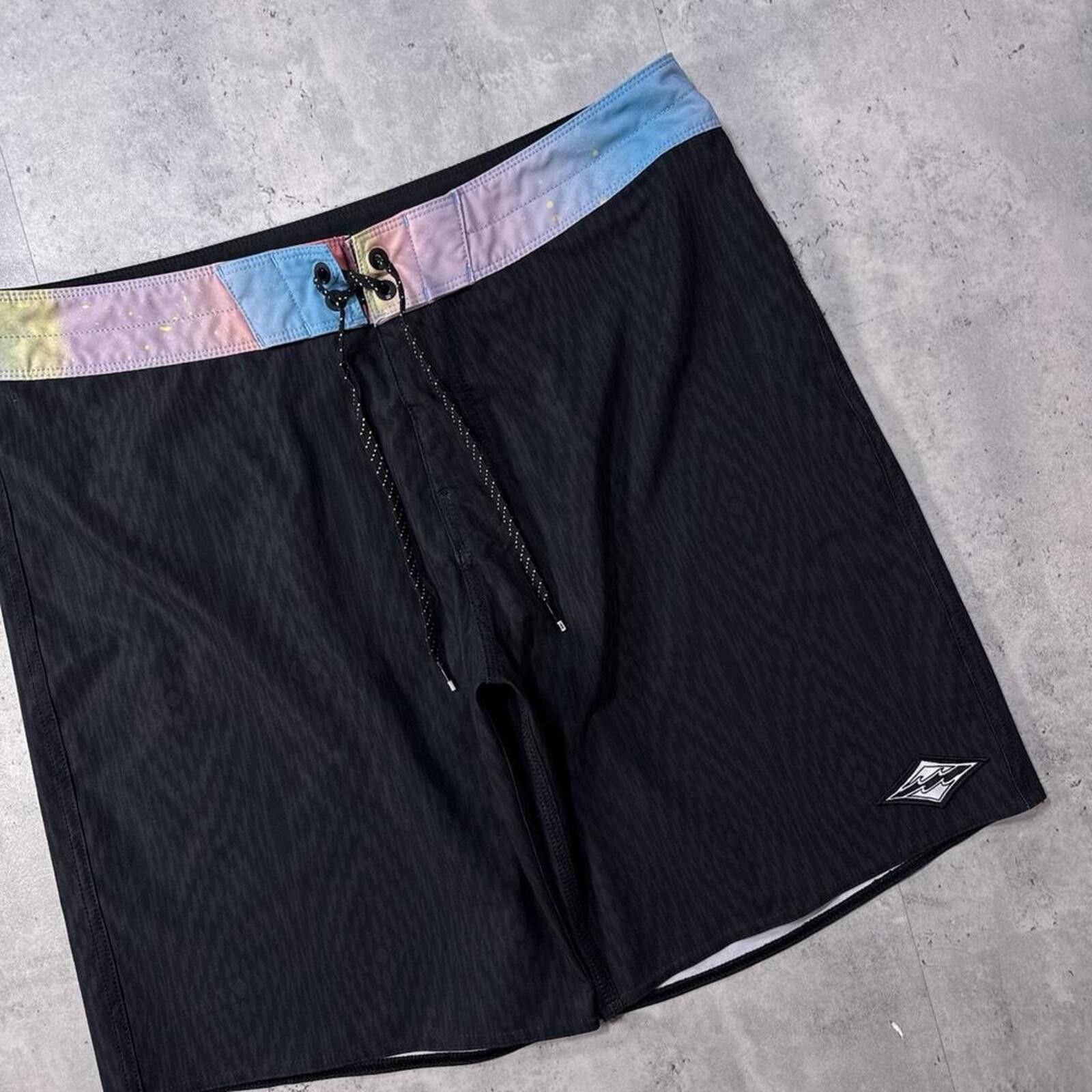 Billabong Y2K Billabong 00s Board Black Shorts Size US 33 - 8 Thumbnail