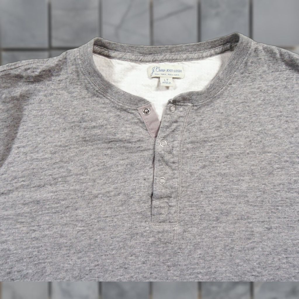 J.Crew JCrew Shirt Mens LT Gray Henley Long Sleeve Outdoor Adult Knit Goods Regular Big & Tall Size US L / EU 52-54 / 3 - 1 Thumbnail