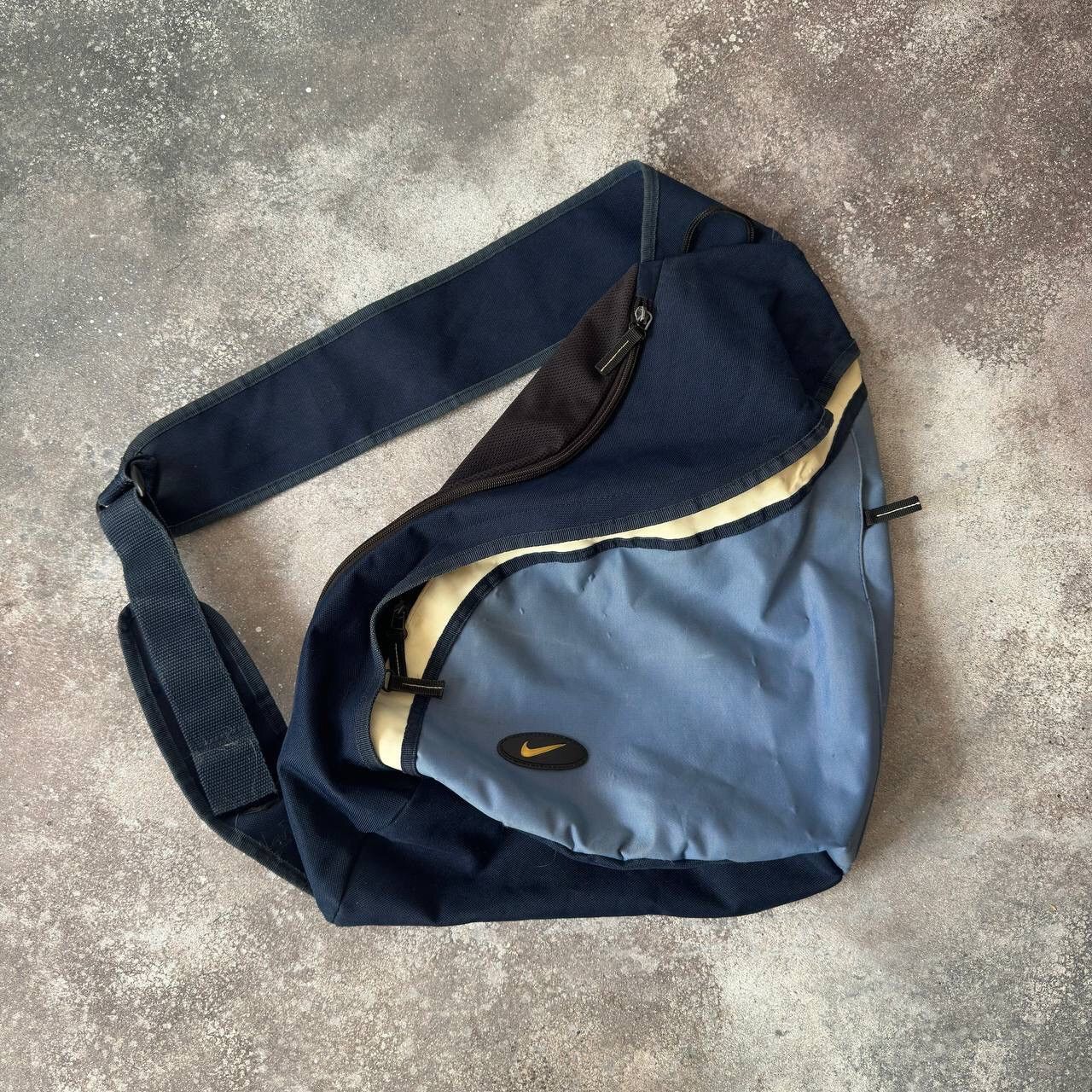 image of Nike Vintage Gorpcore Sling Bag / Crossbody Bag Y2K 90's in Blue, Men's
