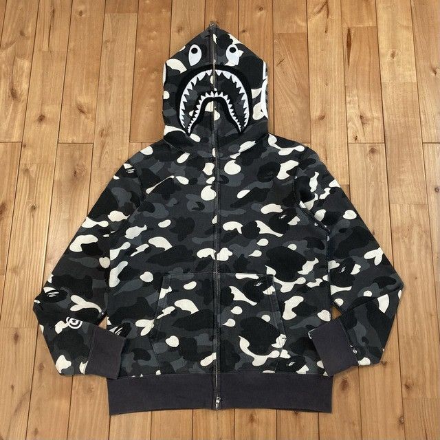 Bape 💫Glow in the dark💫 BAPE City Camo shark full zip hoodie APE Size US M / EU 48-50 / 2 - 2 Thumbnail