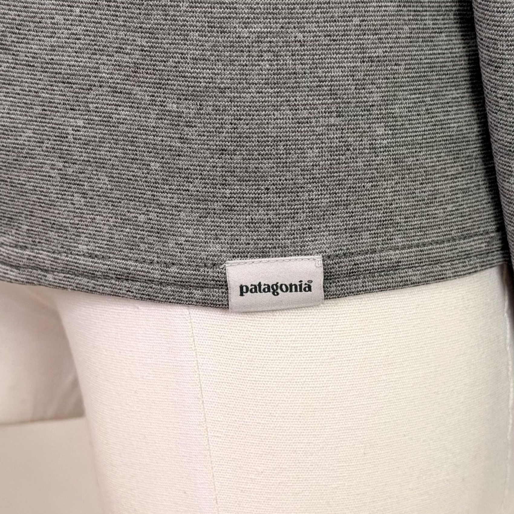 Patagonia Patagonia Capilene 3 Midweight Womens XS Gray 1/4 Zip Pullover Shirt Size XS / US 0-2 / IT 36-38 - 4 Thumbnail