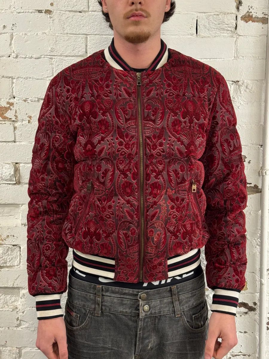 Dolce & Gabbana 2010s Dolce & Gabbana Red Baroque Pattern Velvet Puffer Jacket Size US M / EU 48-50 / 2 - 2 Thumbnail