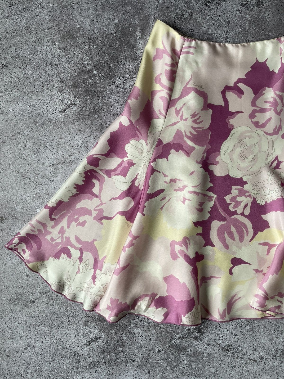 Loro Piana Loro Piana 100% Silk Floral Skirt Made In Italy Size 30" / US 8 / IT 44 - 2 Thumbnail