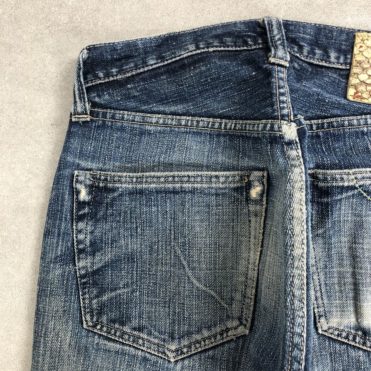 Japanese Brand × Sugar Cane 🇯🇵 Vintage Sugar Cane Onikiwa Distressed Faded Selvedge Jeans Size US 27 - 18 Thumbnail