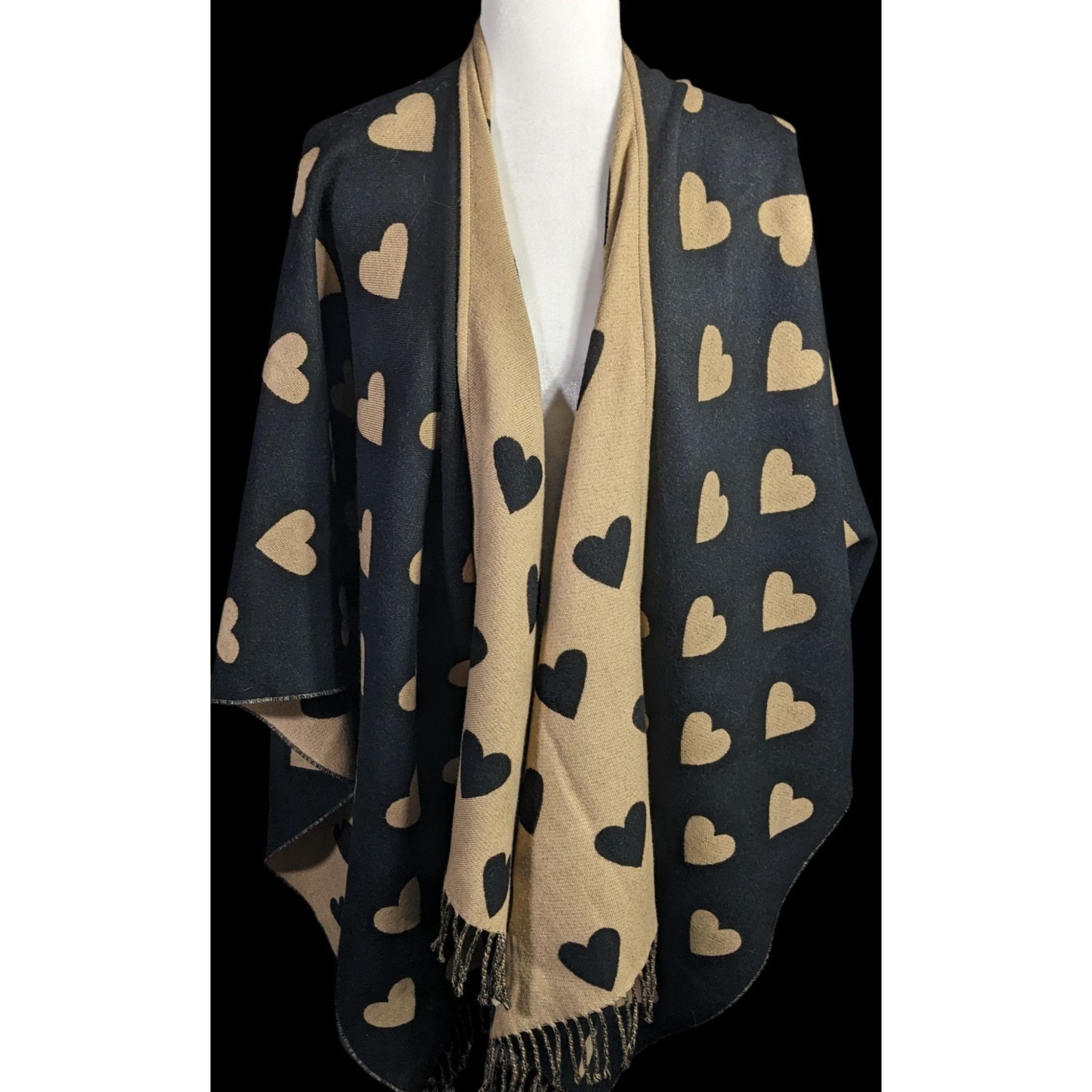 Other Heart Pattern Reversible Black & Tan Open Poncho Wrap With F Size ONE SIZE - 1 Thumbnail