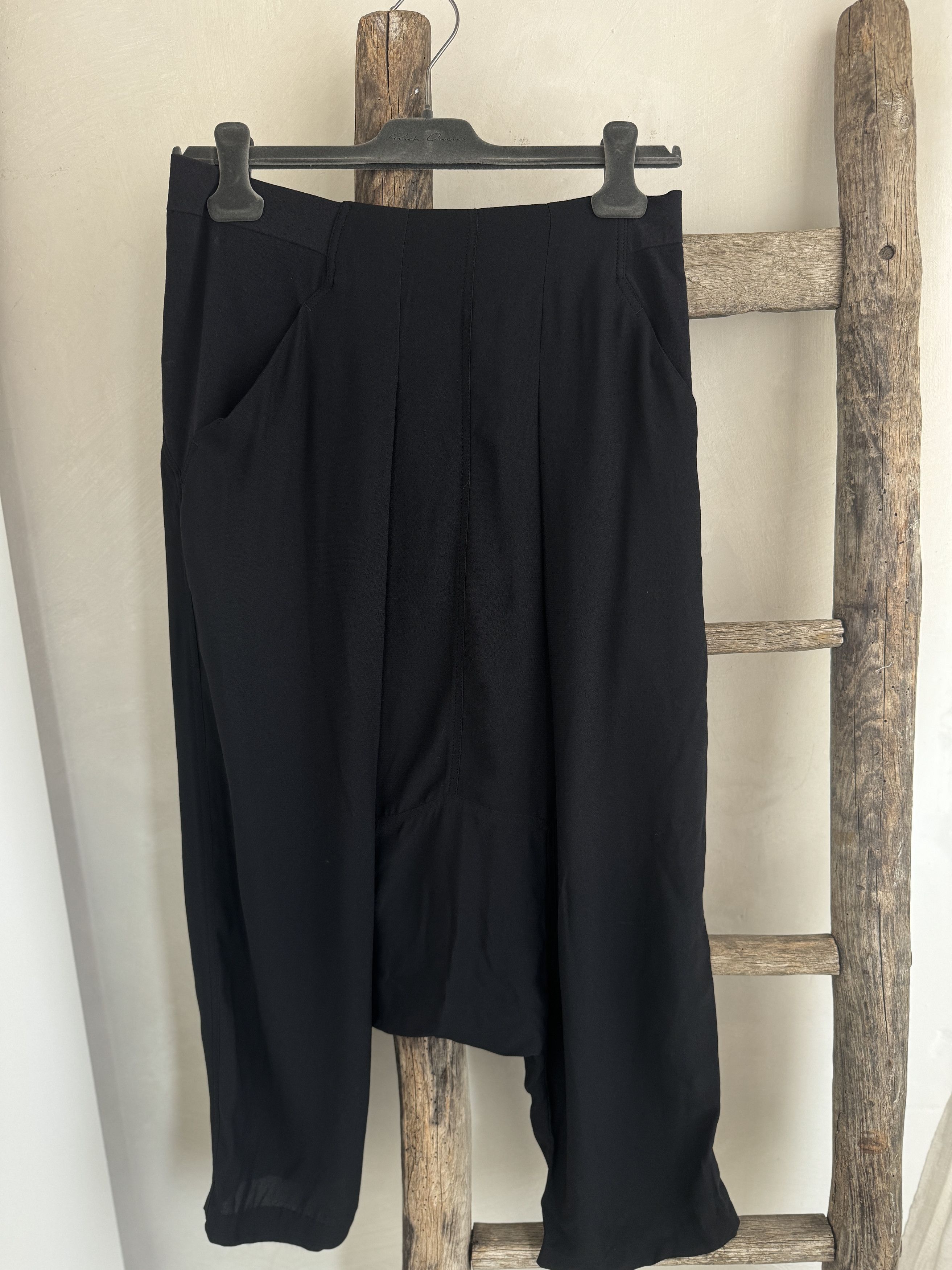Rick Owens Rick Owens Cropped Drop-Crotch Trousers Size 27" / US 4 / IT 40 - 5 Thumbnail