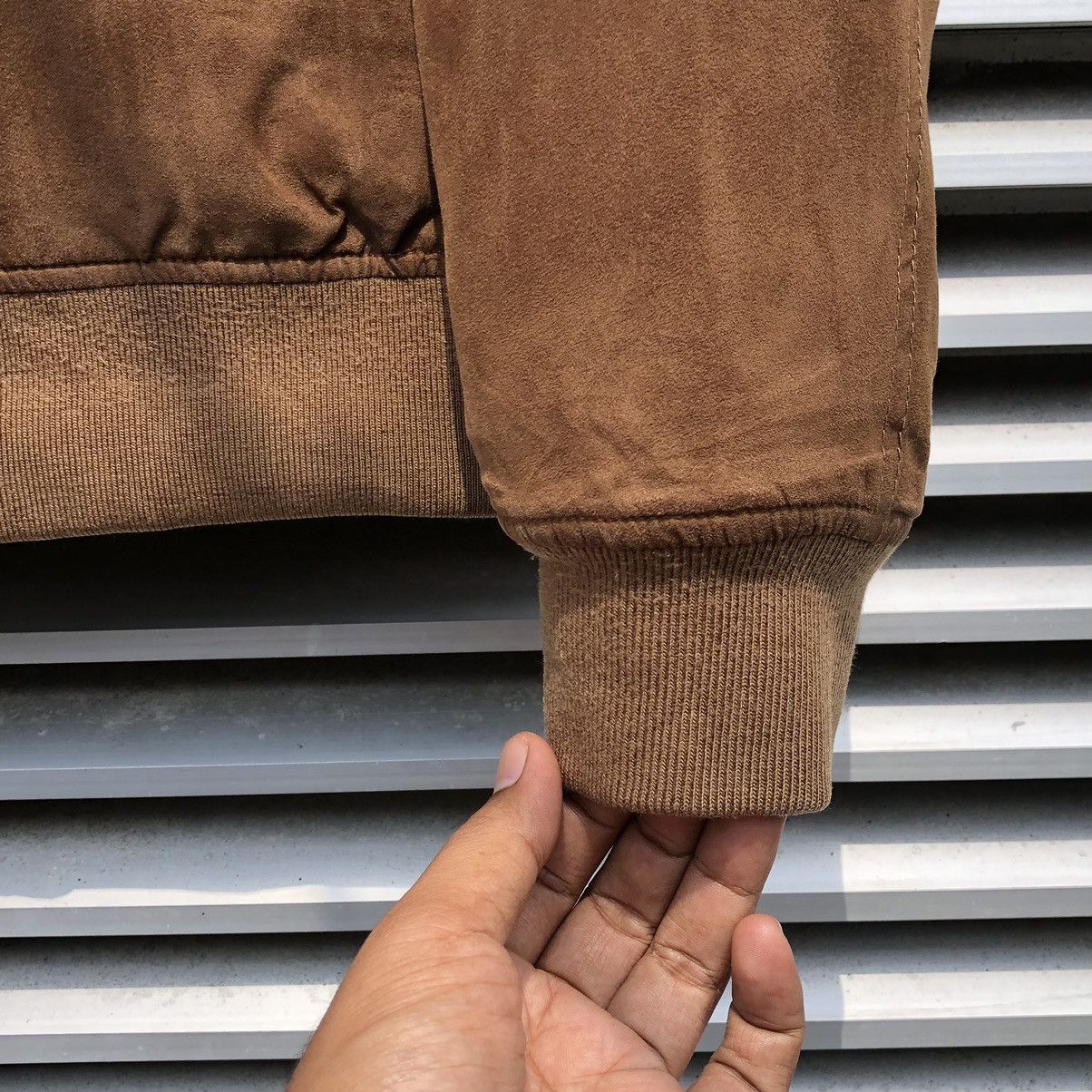 Vintage Uniqlo Suede Ma-1 Bomber Jacket Size US L / EU 52-54 / 3 - 8 Thumbnail