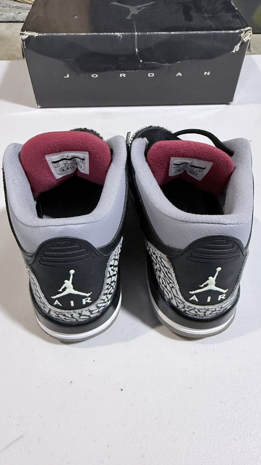 Jordan Brand Jordan retro 3 ( Black Cements 11’ ) Size US 7 / EU 40 - 7 Thumbnail
