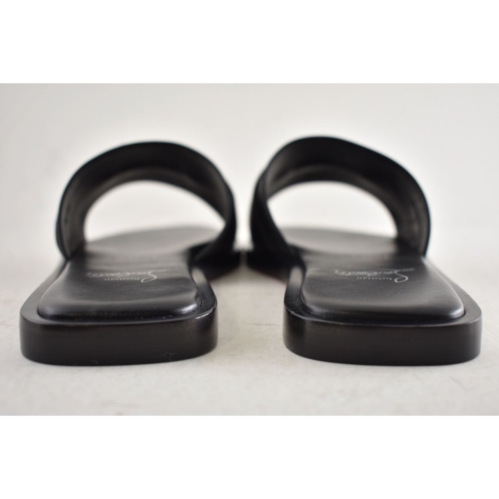 Christian Louboutin Christian Louboutin Chambelimule Flat Black Slide Sandal 38 Size US 7 / IT 37 - 14 Thumbnail
