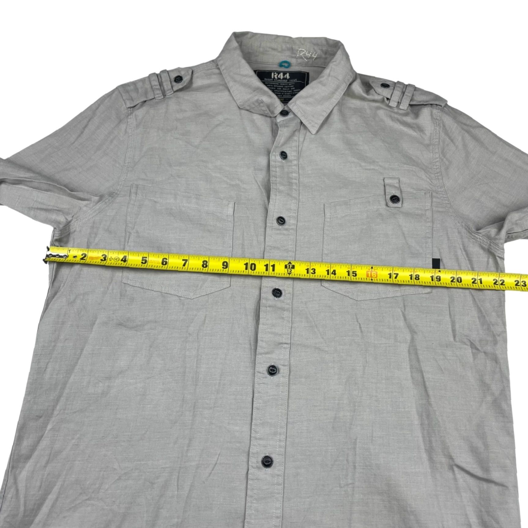 Vintage R44 Rogan Standard Issue Men's Work Shirt Beige L Long Sleeve 100% Organic Cotton Button-Up Pockets Epaulets Traveler Casual Workwear Shirt Size US L / EU 52-54 / 3 - 7 Thumbnail