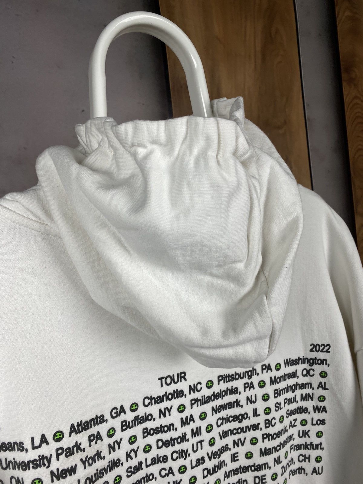 Billie Eilish 💋Hoodie Billie Eilish Happier Than Ever World Tour 2022 Tee💋 Size US L / EU 52-54 / 3 - 14 Thumbnail