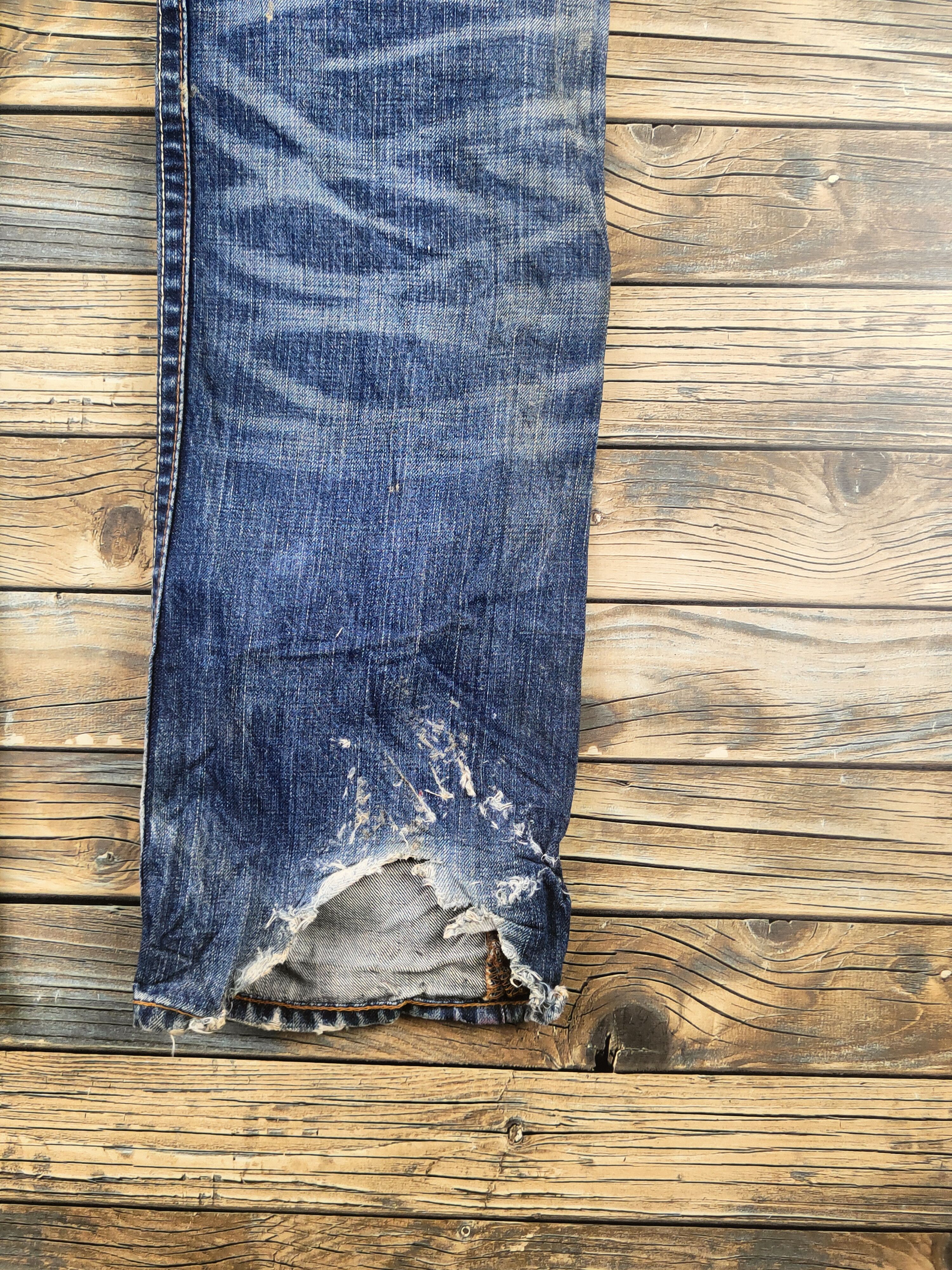 Levi's Levi's Dark Blue Distressed Ripped Jeans #S2854 Size US 31 - 12 Thumbnail