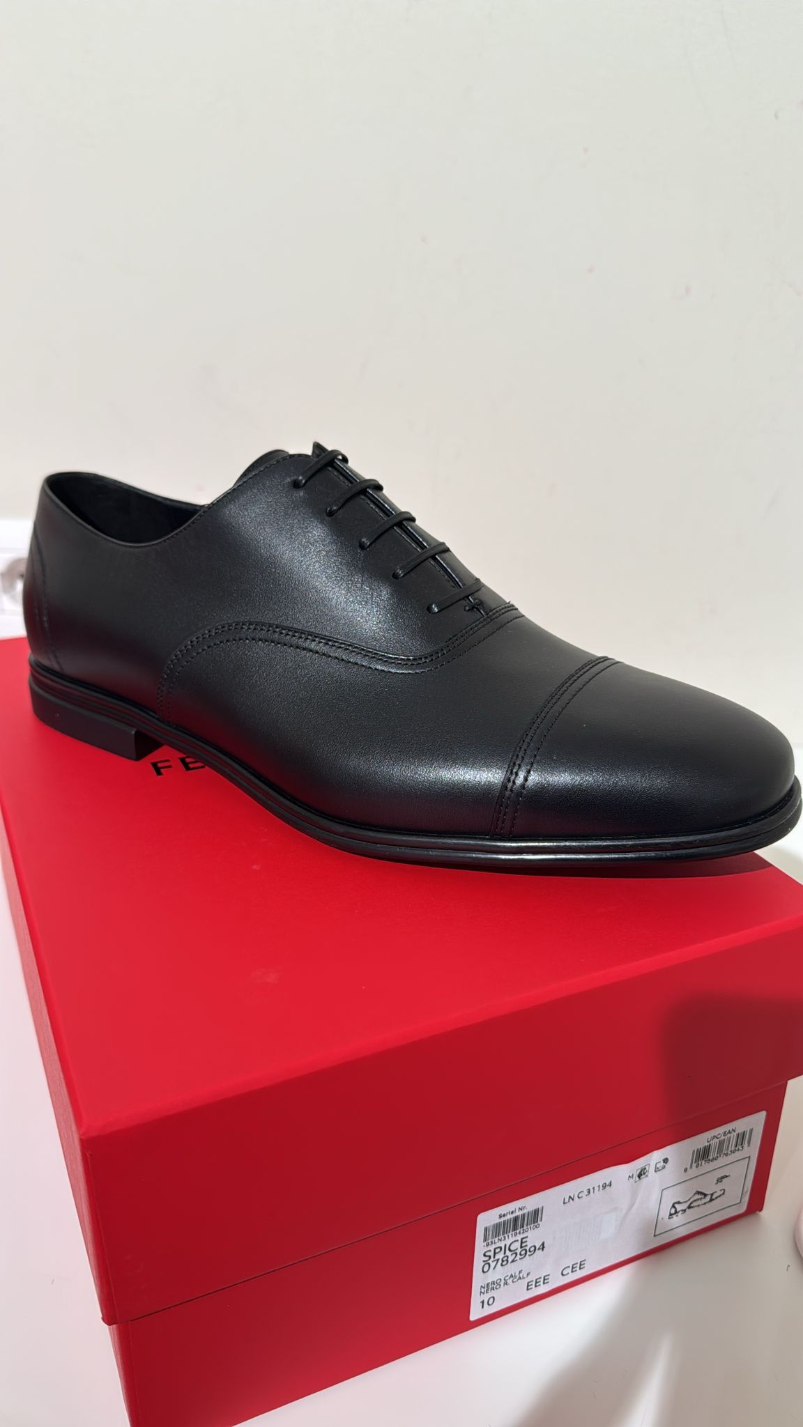 Salvatore Ferragamo o1s1rm0125 Oxford Shoes in Black Size US 10 / EU 43 - 1 Preview