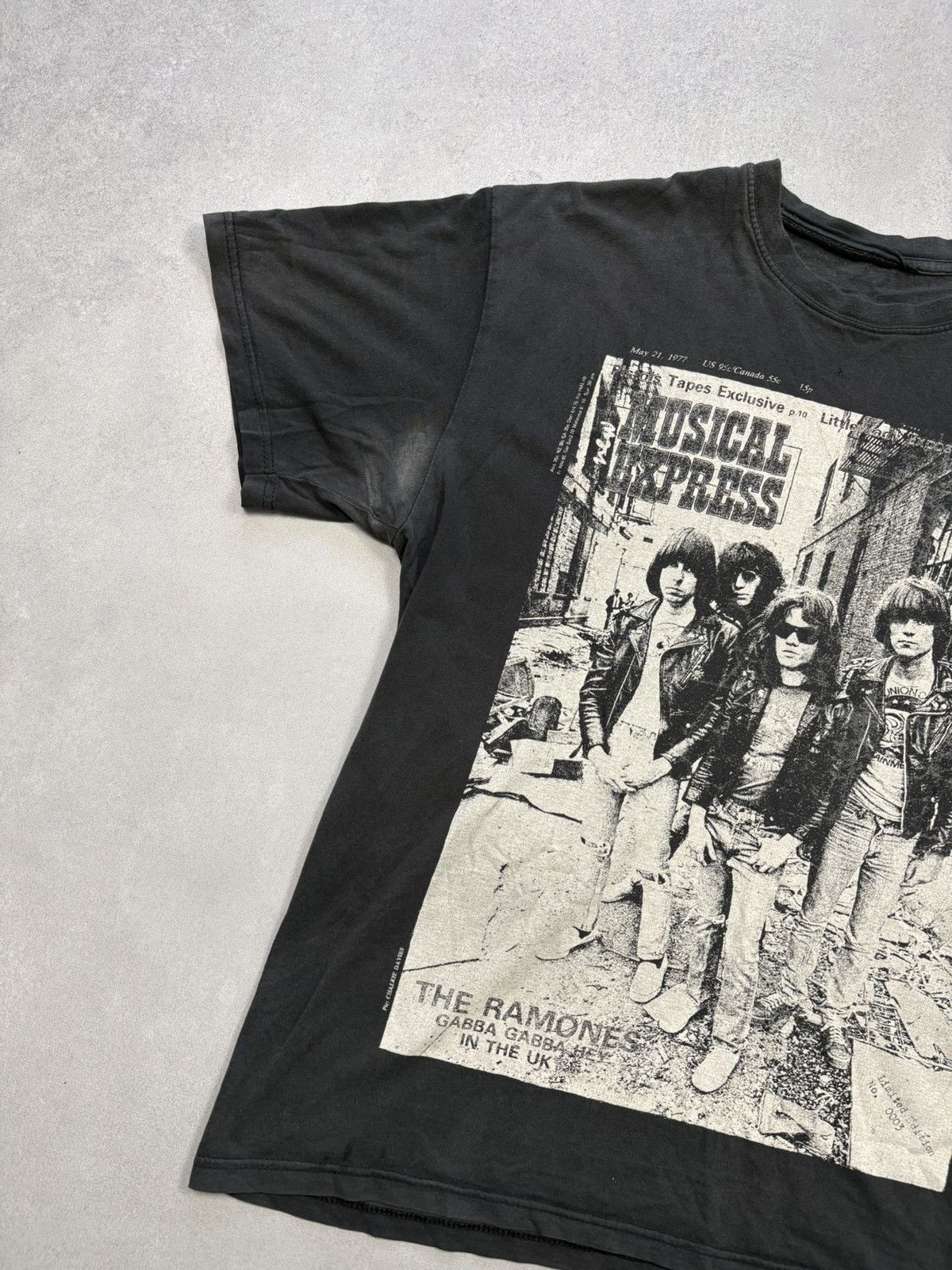 Band Tees Vintage Ramones Band Tee Gabba Gabba Hey UK Tour 1977 Shirt Size US XL / EU 56 / 4 - 3 Thumbnail