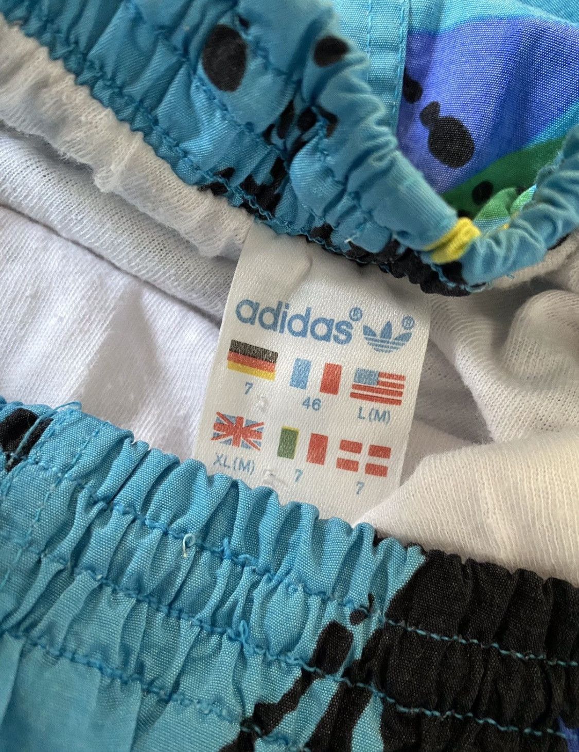 Adidas Adidas Vintage y2K Nylon Shorts Size US 34 / EU 50 - 4 Thumbnail