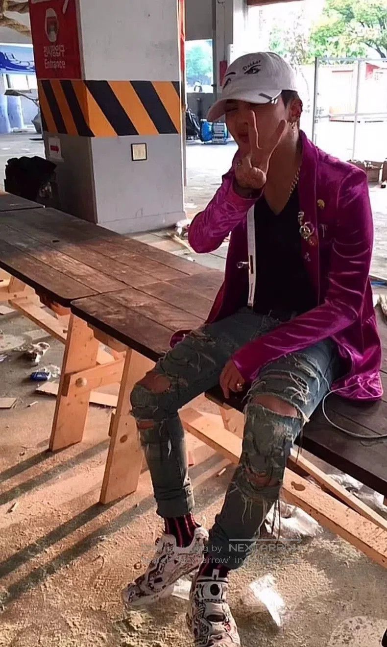 Saint Laurent Paris saint Laurent blue distressed denim pants. Size US 29 - 9 Thumbnail