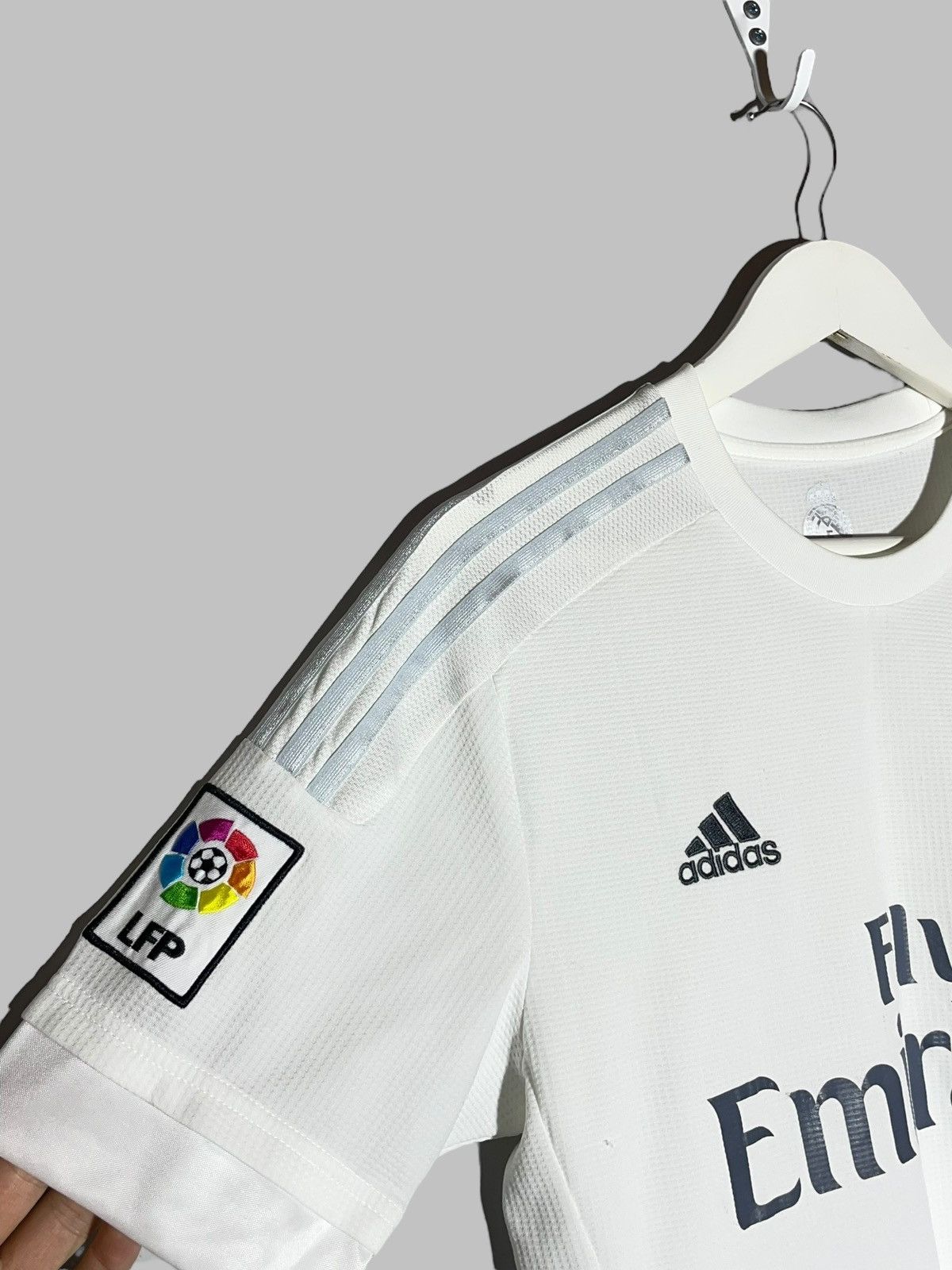 Adidas Real Madrid Adidas 2015/16 Home Football Shirt Size US M / EU 48-50 / 2 - 3 Thumbnail