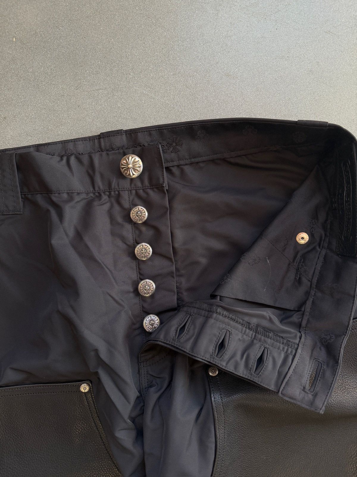 Chrome Hearts Chrome Hearts Carpenter Double Knee Nylon/Leather Pants Size US 36 / EU 52 - 9 Thumbnail