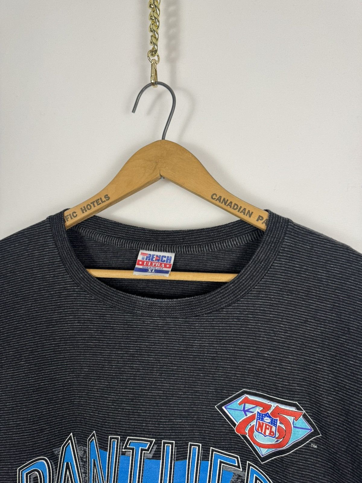 Vintage Vintage 90s Carolina Panthers Graphic Tee Size US XL / EU 56 / 4 - 7 Thumbnail