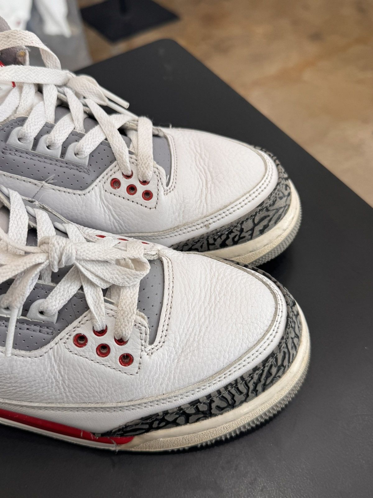 Jordan Brand Air Jordan 3 Fire Red Size 7Y (2022) Size US 7 / EU 40 - 7 Thumbnail
