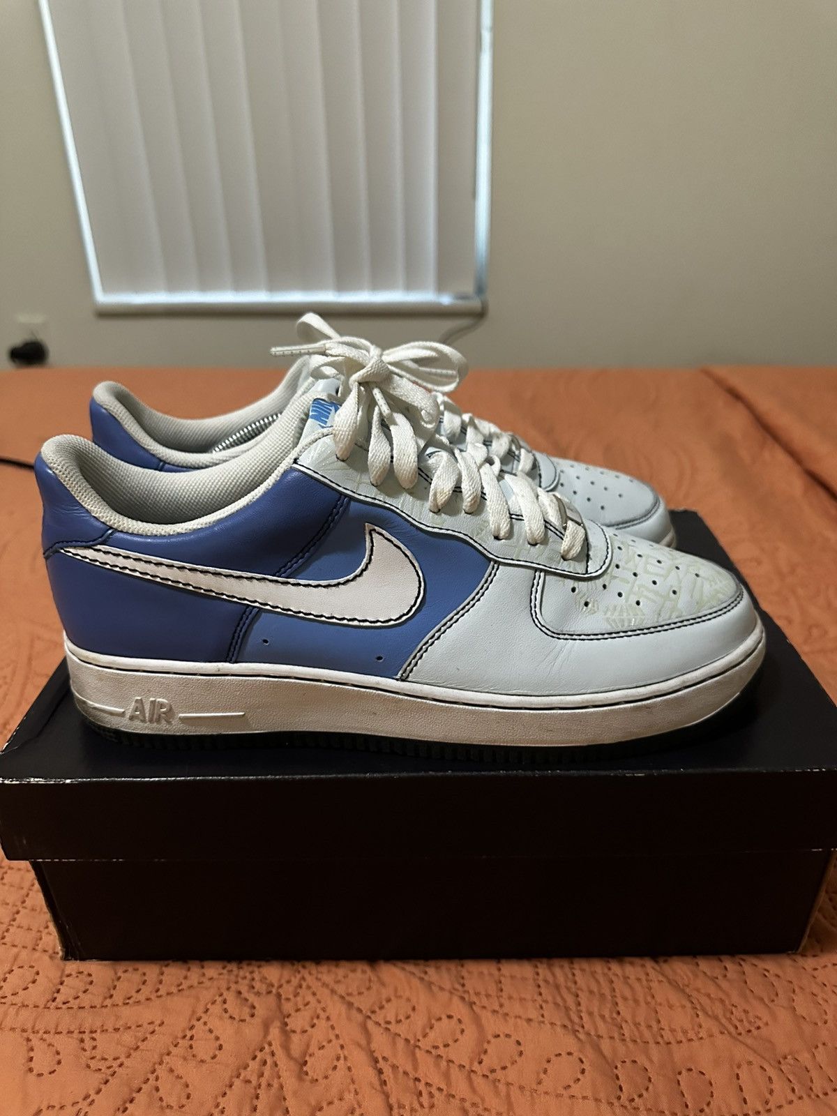 Nike WMNS NIKE AIR FORCE 1 ‘07 Size US 9.5 / EU 42-43 - 1 Thumbnail