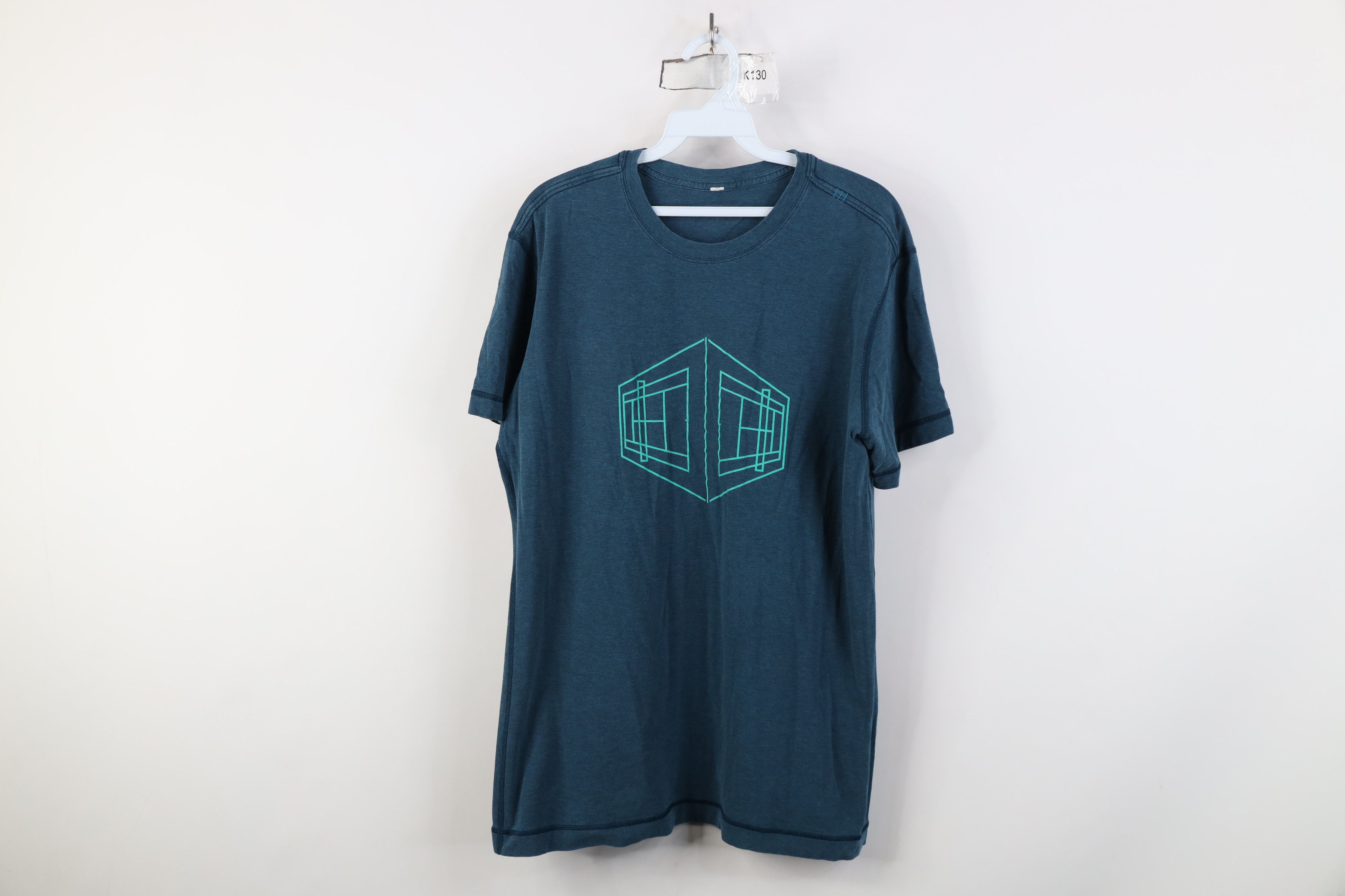 Lululemon Luluelemon Architecture Building Short Sleeve T-Shirt Blue Size US L / EU 52-54 / 3 - 1 Thumbnail