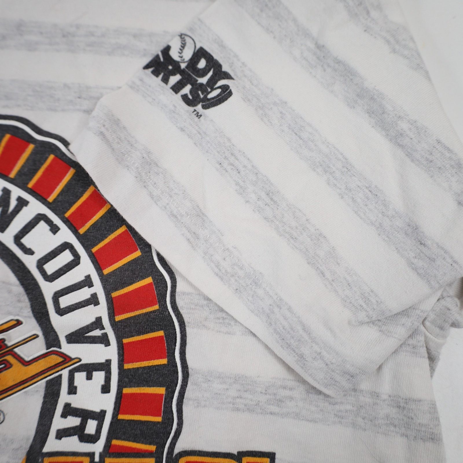 NHL × Vintage VTG 90s Woody Sports Vancouver Canucks Hockey Graphic Shirt Size US L / EU 52-54 / 3 - 5 Thumbnail