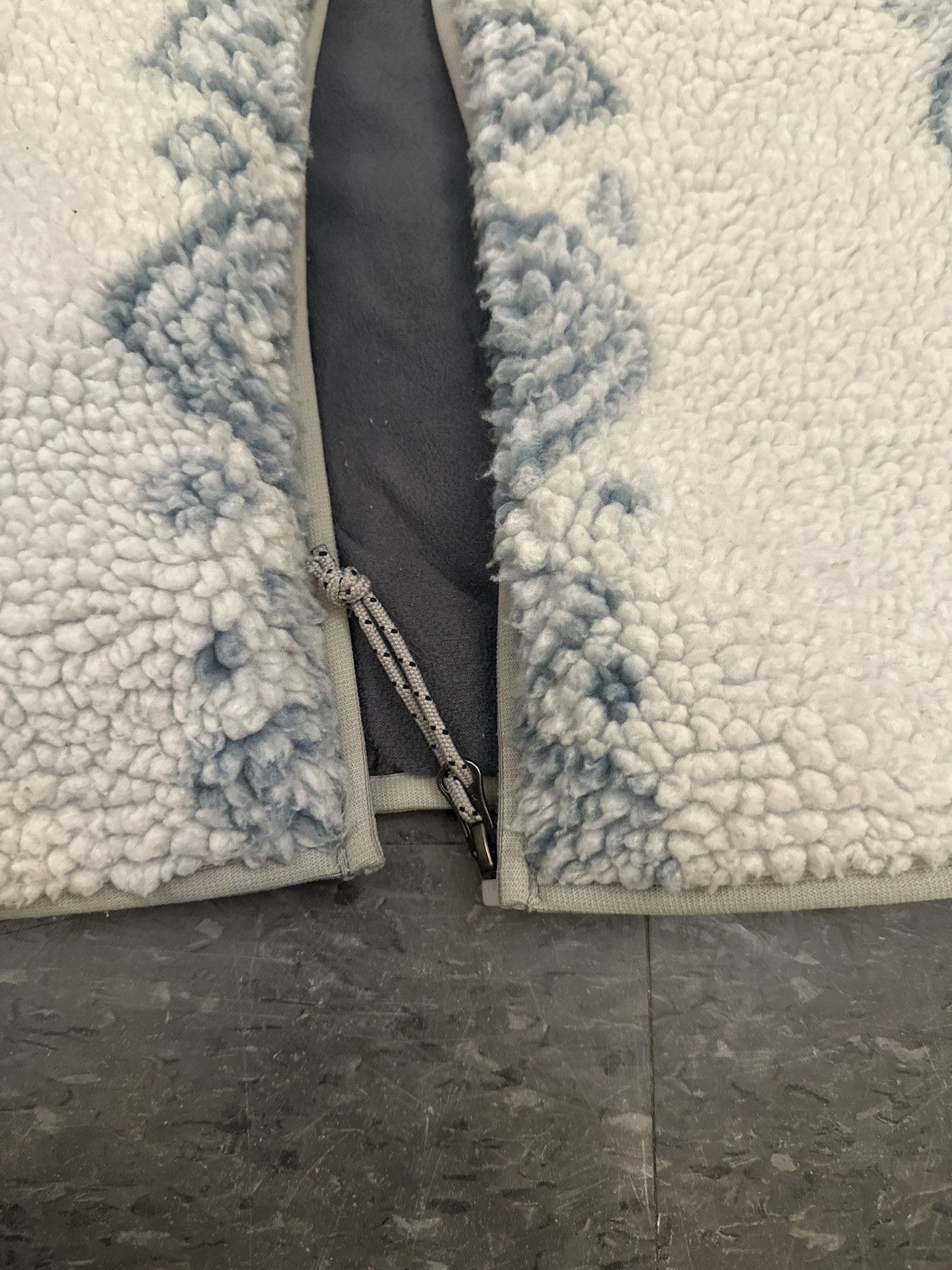 thisisneverthat RARE Korean BLUE & WHITE Patterned Fleece Size US M / EU 48-50 / 2 - 6 Thumbnail