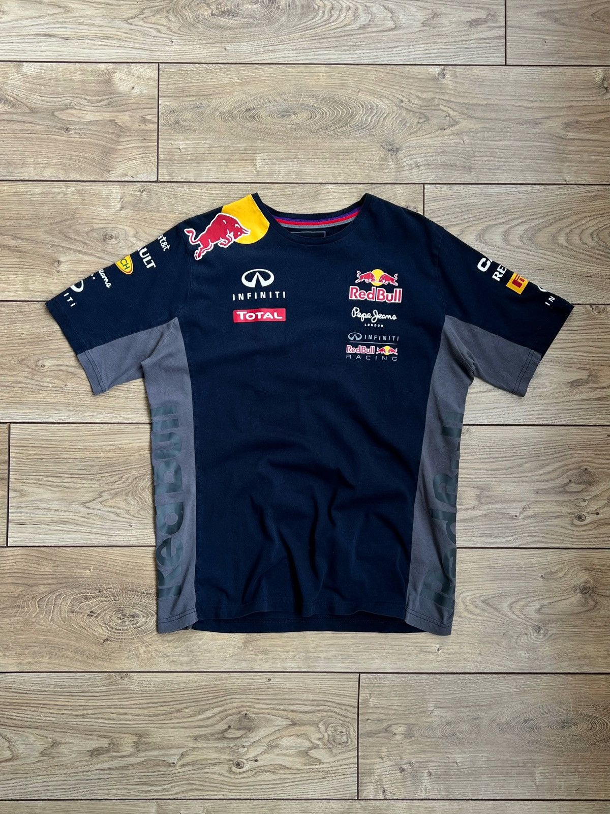 Formula 1 Vintage Red Bull Racing T-Shirt Formula One Pepe Jeans Size US L / EU 52-54 / 3 - 2 Thumbnail
