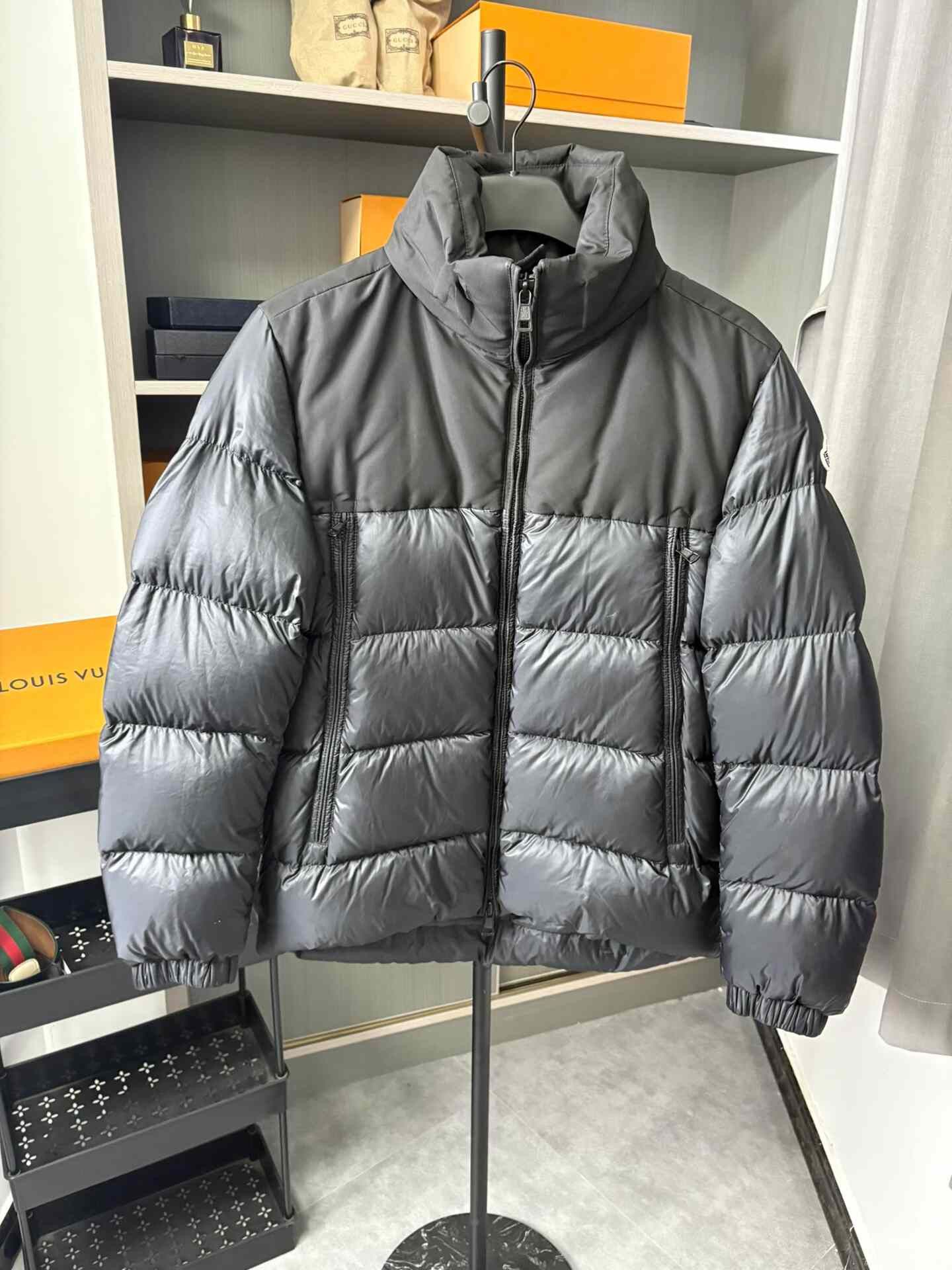 Moncler Moncler Down Black Heavy Coat M Men Size US M / EU 48-50 / 2 - 1 Thumbnail