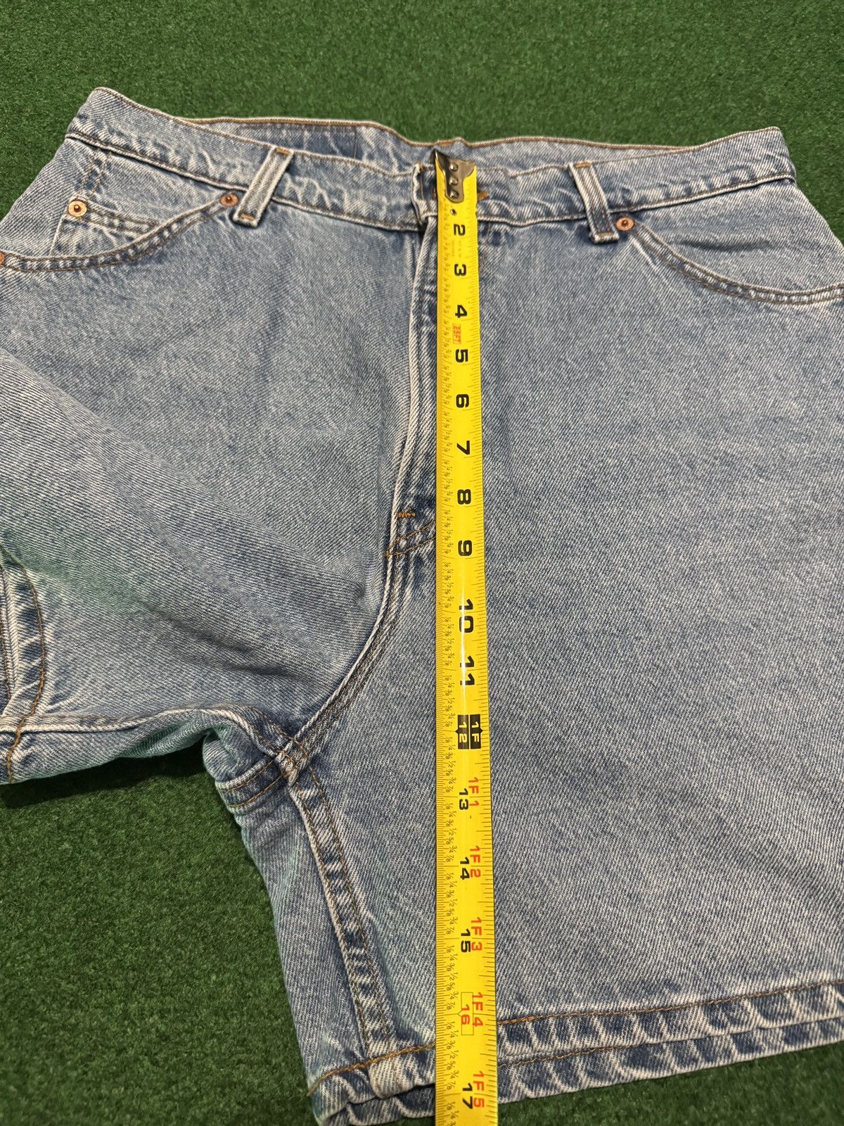Levi's Vintage Clothing Vintage 90s Levi’s 36920 Relaxed 14 PERFECT Denim 8” Shorts Size 36" / US 14 / IT 50 - 10 Thumbnail