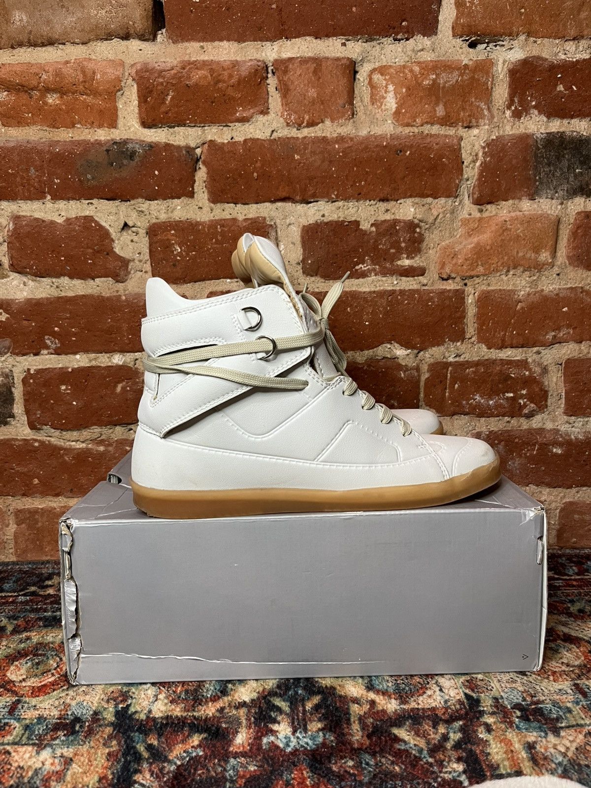 Maison Margiela WHITE LEATHER CLINIC HIGH TOP TWO STRAP