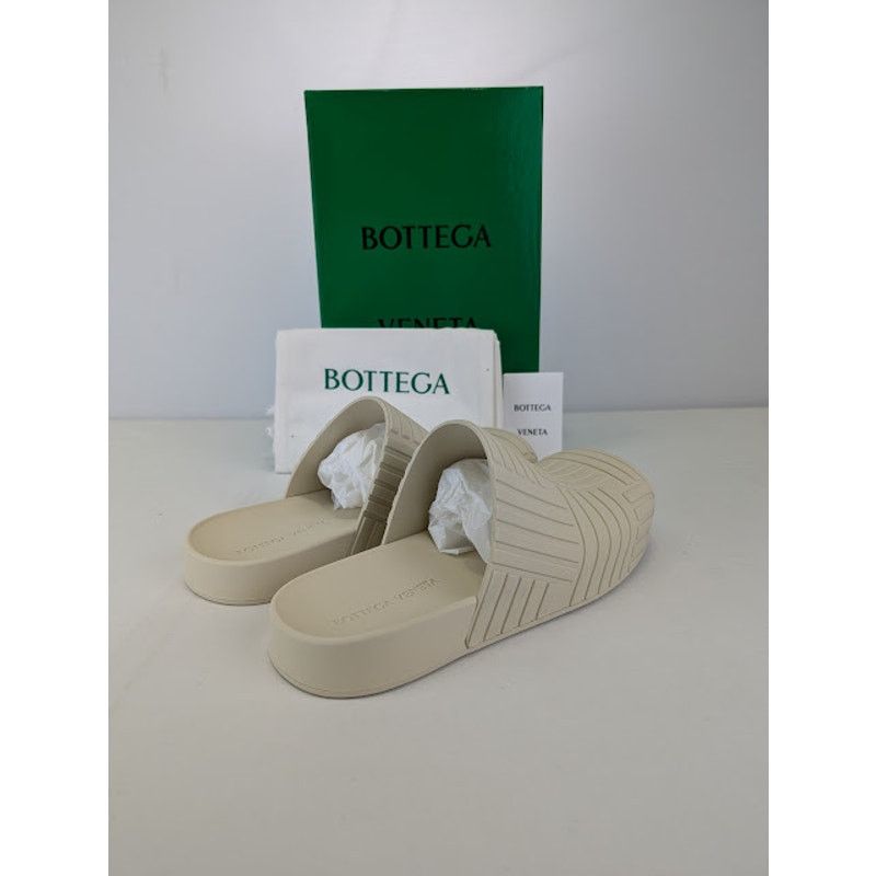 Bottega Veneta o1rshd1 Rubber Carpet Slider Sandal in Sea Salt Size US 10 / EU 43 - 8 Thumbnail