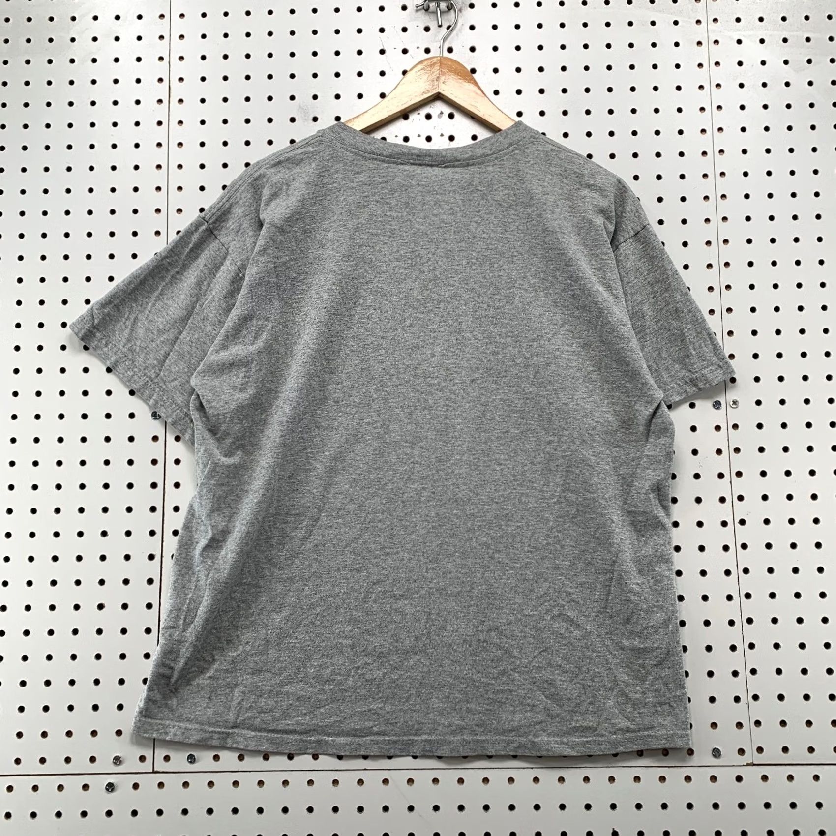 Adidas VINTAGE Adidas Depaul Shirt M Gray Blue Demons Gray Faded Short Sleeve Shirt Mens Medium Gray Adidas Depaul University Shirt Size US M / EU 48-50 / 2 - 2 Thumbnail