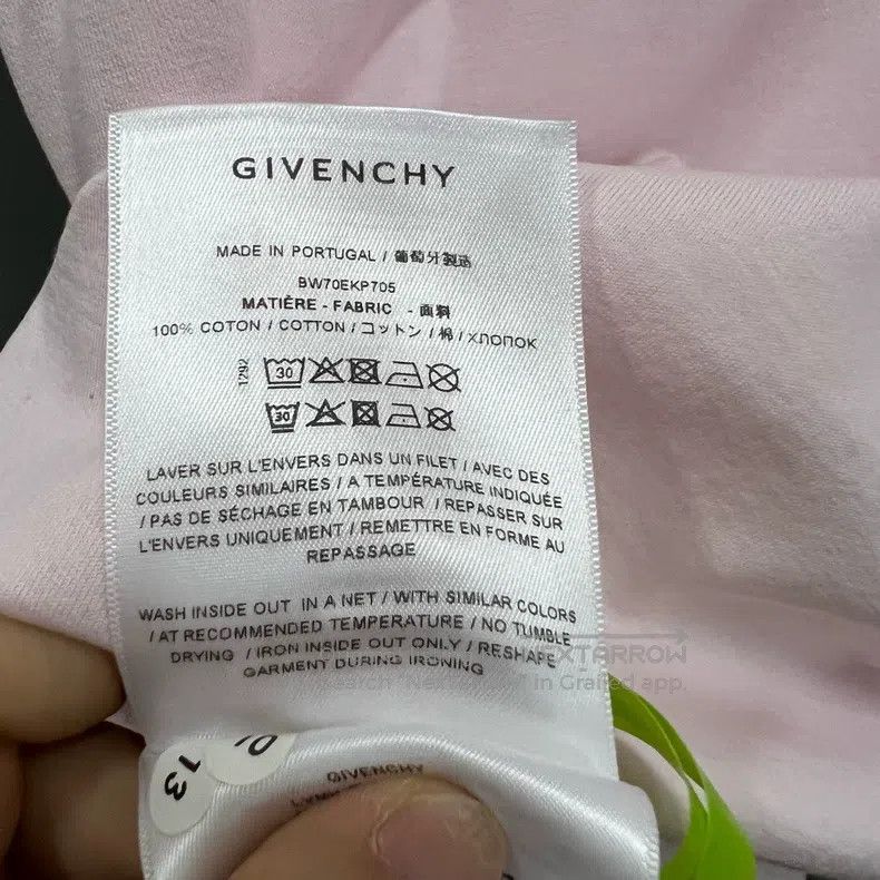 Givenchy Givenchy Pink Logo Round Neck Short Sleeve Size US S / EU 44-46 / 1 - 5 Thumbnail