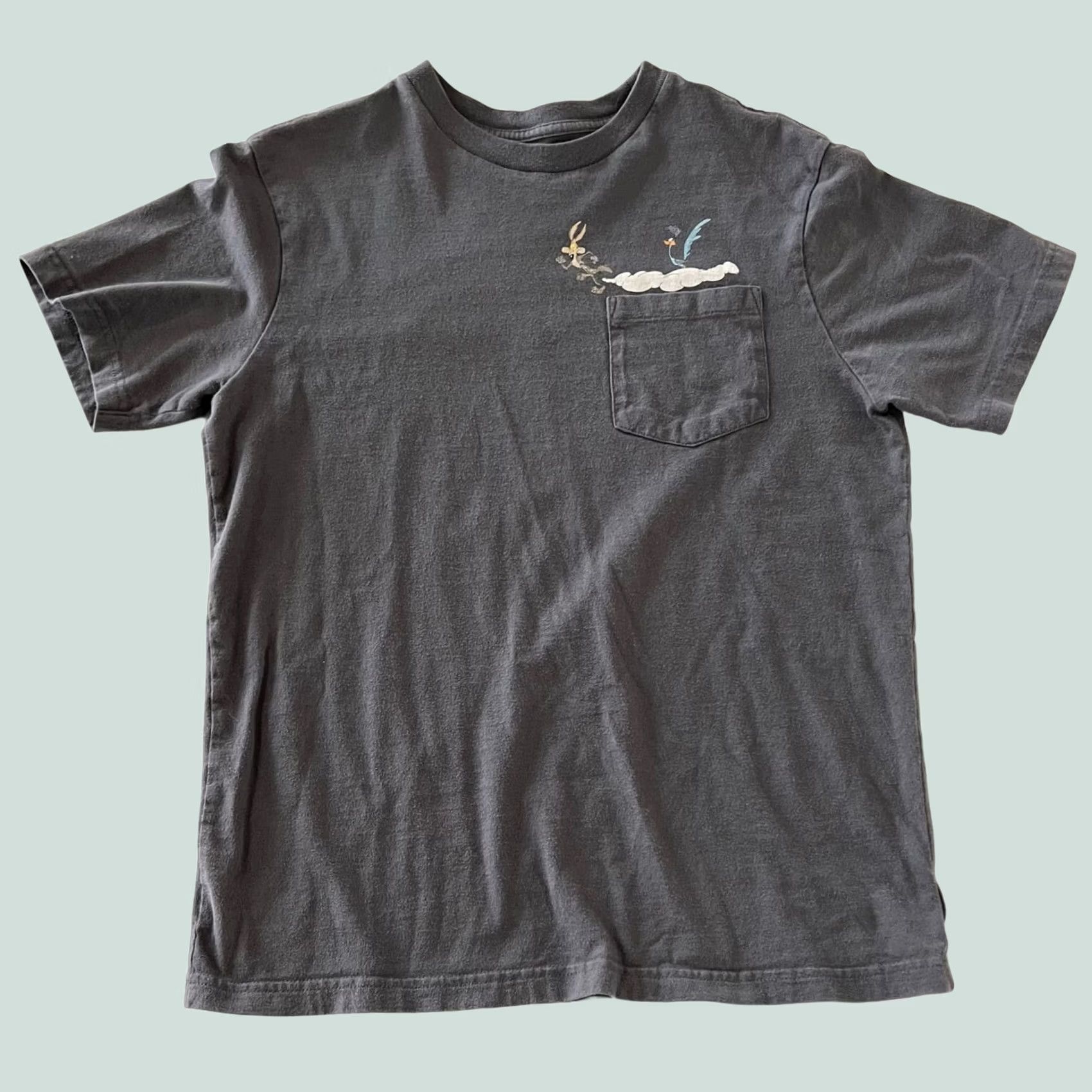 Vintage Wil E Coyote Roadrunner T-shirt Pocket Gray American Eagle Looney Tunes Men’s S Shirt Adults Short Sleeve Crew Neck 90s Retro Cartoon Women/Men? Size US S / EU 44-46 / 1 - 1 Thumbnail