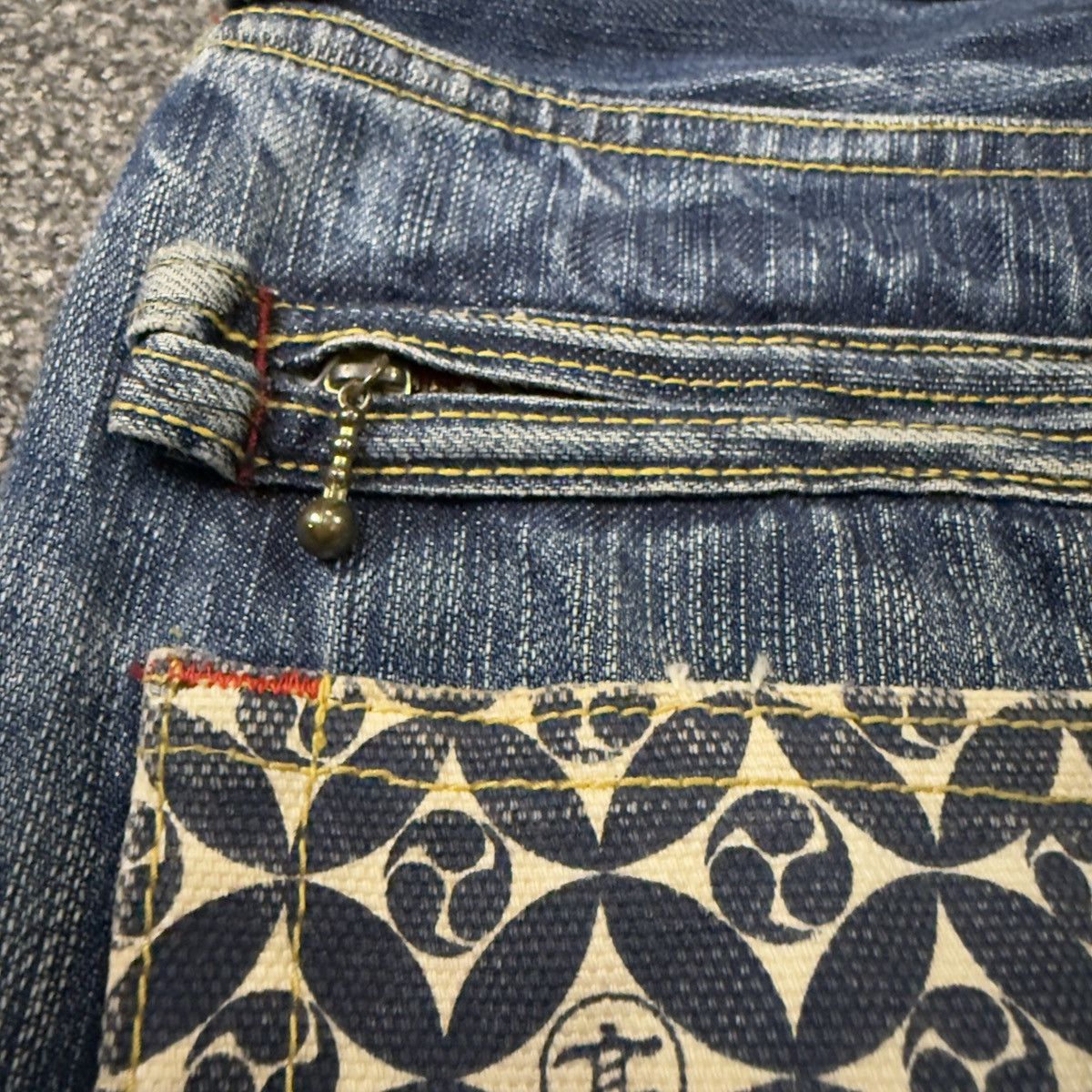 Japanese Brand 🔥🇯🇵 Osaka Big Train Boot Cut Distressed Denim Size US 32 / EU 48 - 14 Thumbnail