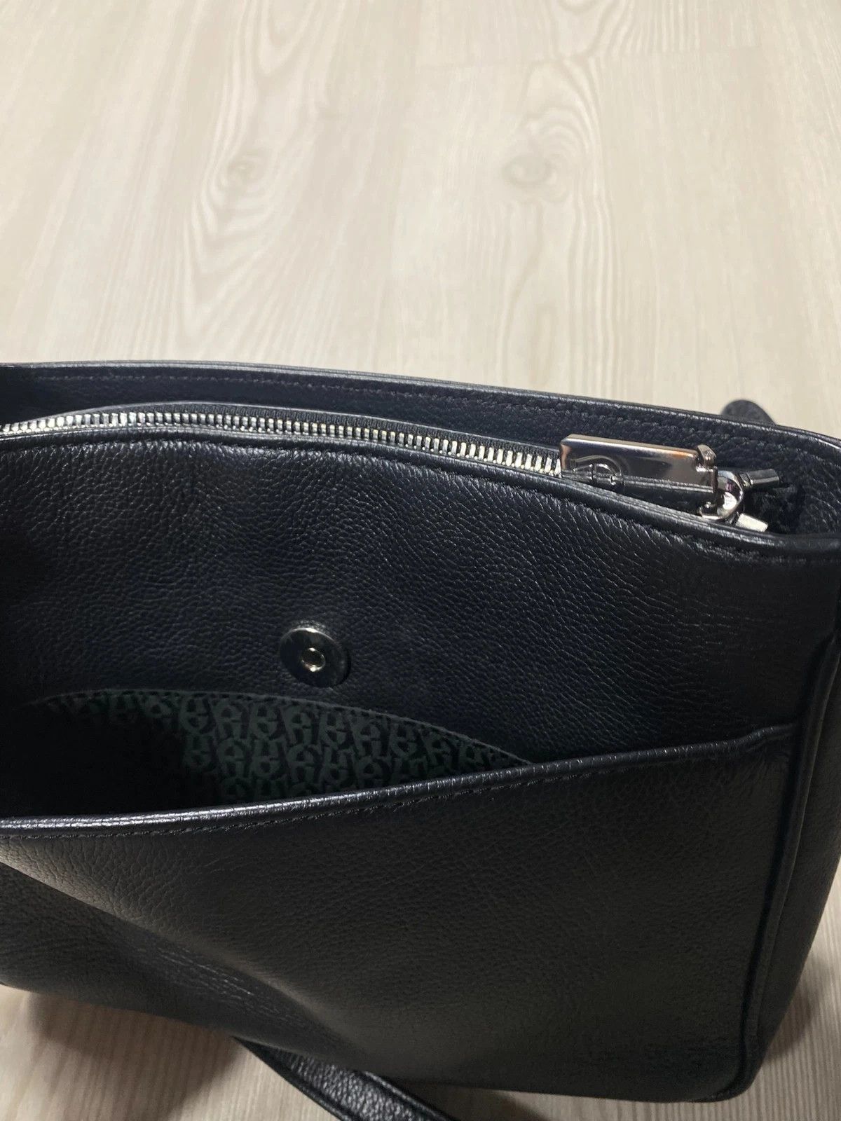 Aigner Aigner Black Leather Crossbody Bag Zip Size ONE SIZE - 7 Thumbnail