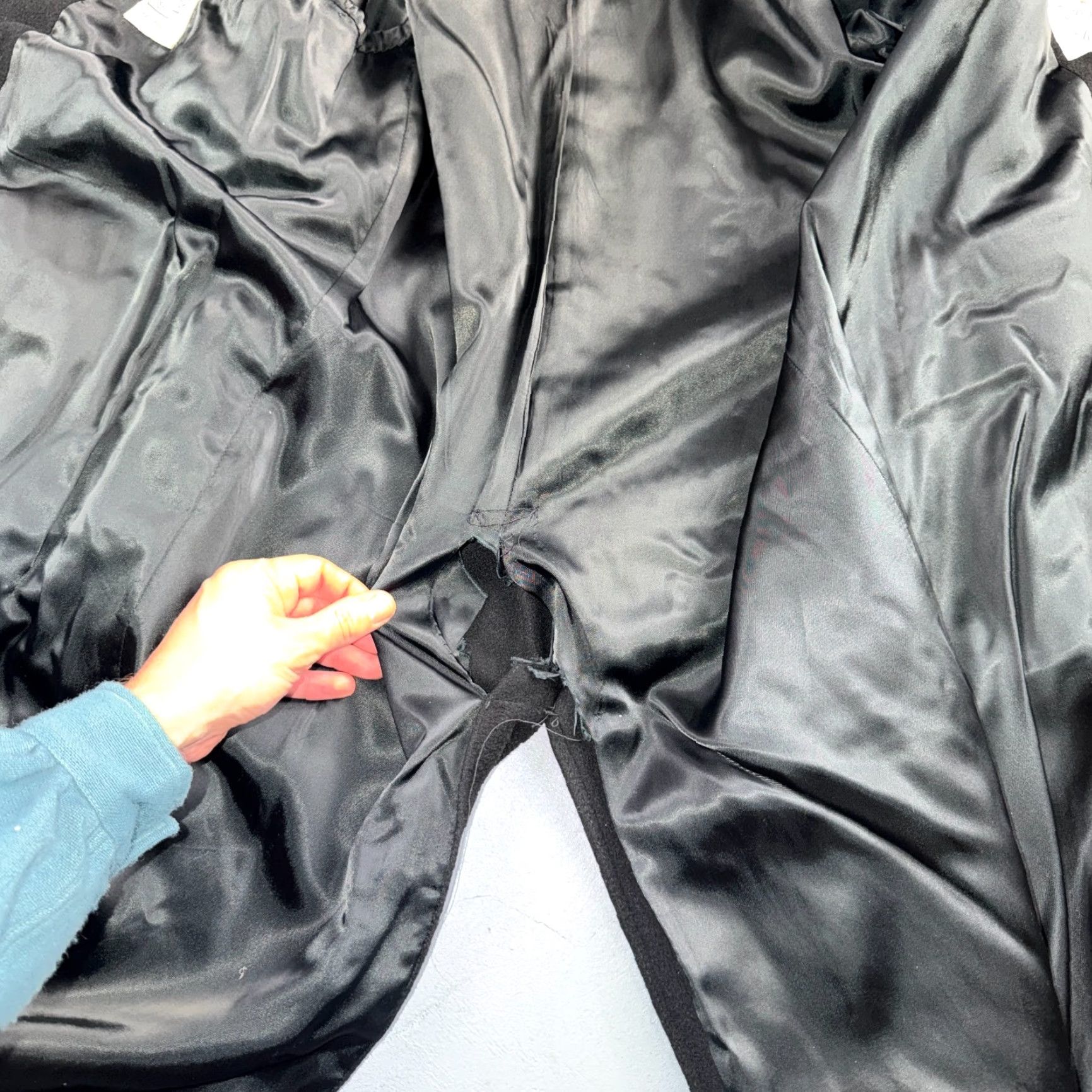 Vintage VINTAGE Black Wool Cashmere Overcoat Men’s 42 Long Retro Trench 1950s 1960s Size US XS / EU 42 / 0 - 6 Thumbnail