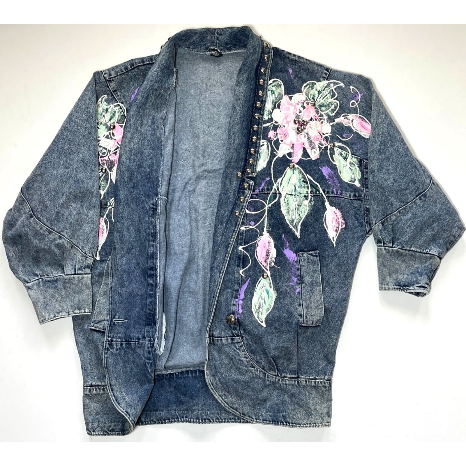 Denime VINTAGE Women's Denim Jacket Americana 80s Floral Blue Sz L Jacket Women 80s Vintage Denim Jacket Americana Floral Pockets Blue 80s Womens Mens Girls Size L / US 10 / IT 46 - 6 Thumbnail