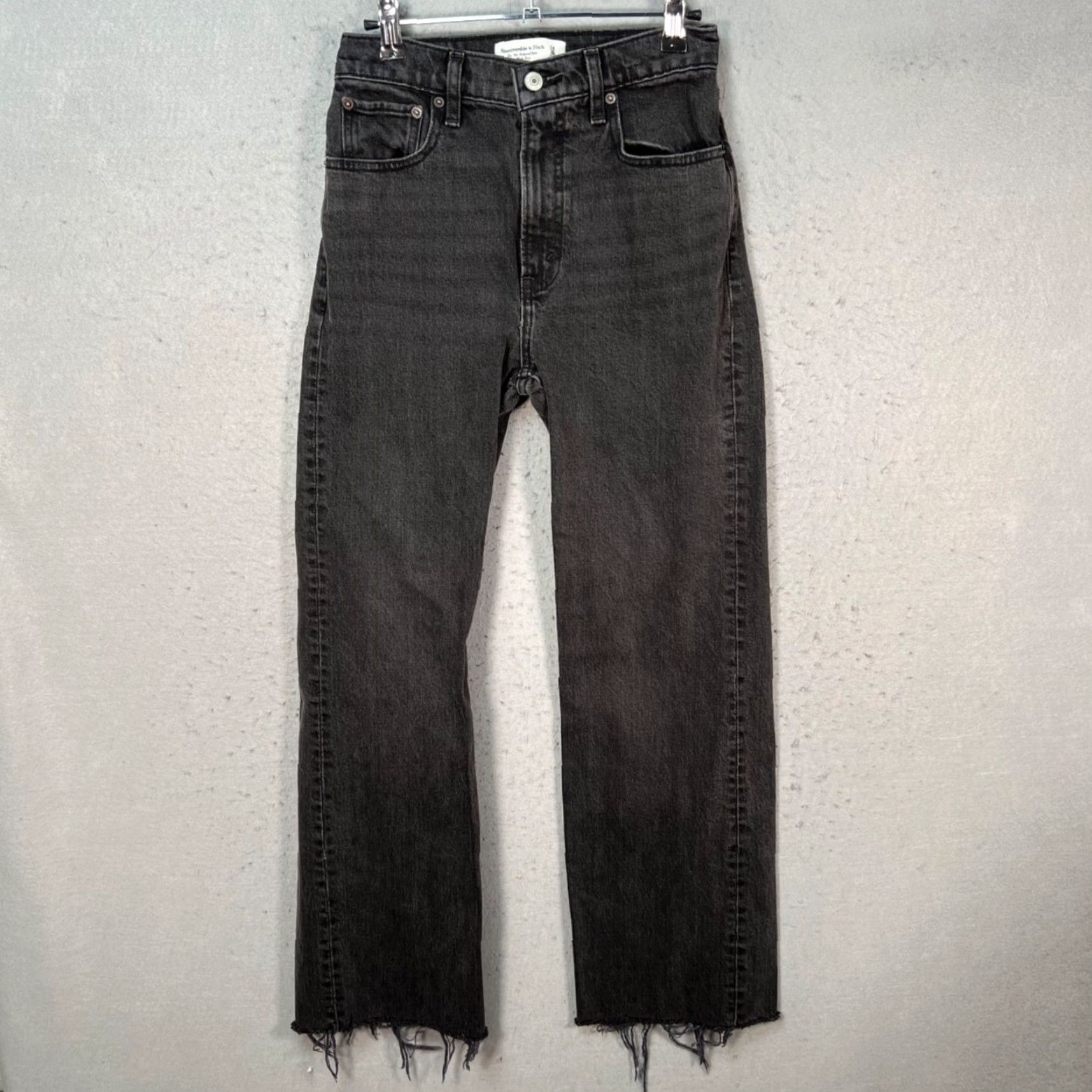 Abercrombie & Fitch Abercrombie & Fitch Jeans 90s Relaxed High Rise Black Frayed Hem Womens 24 / 00s Jeans Womens 24 Black 90s Abercrombie & Fitch Jeans Size 42" / US 20 - 2 Thumbnail